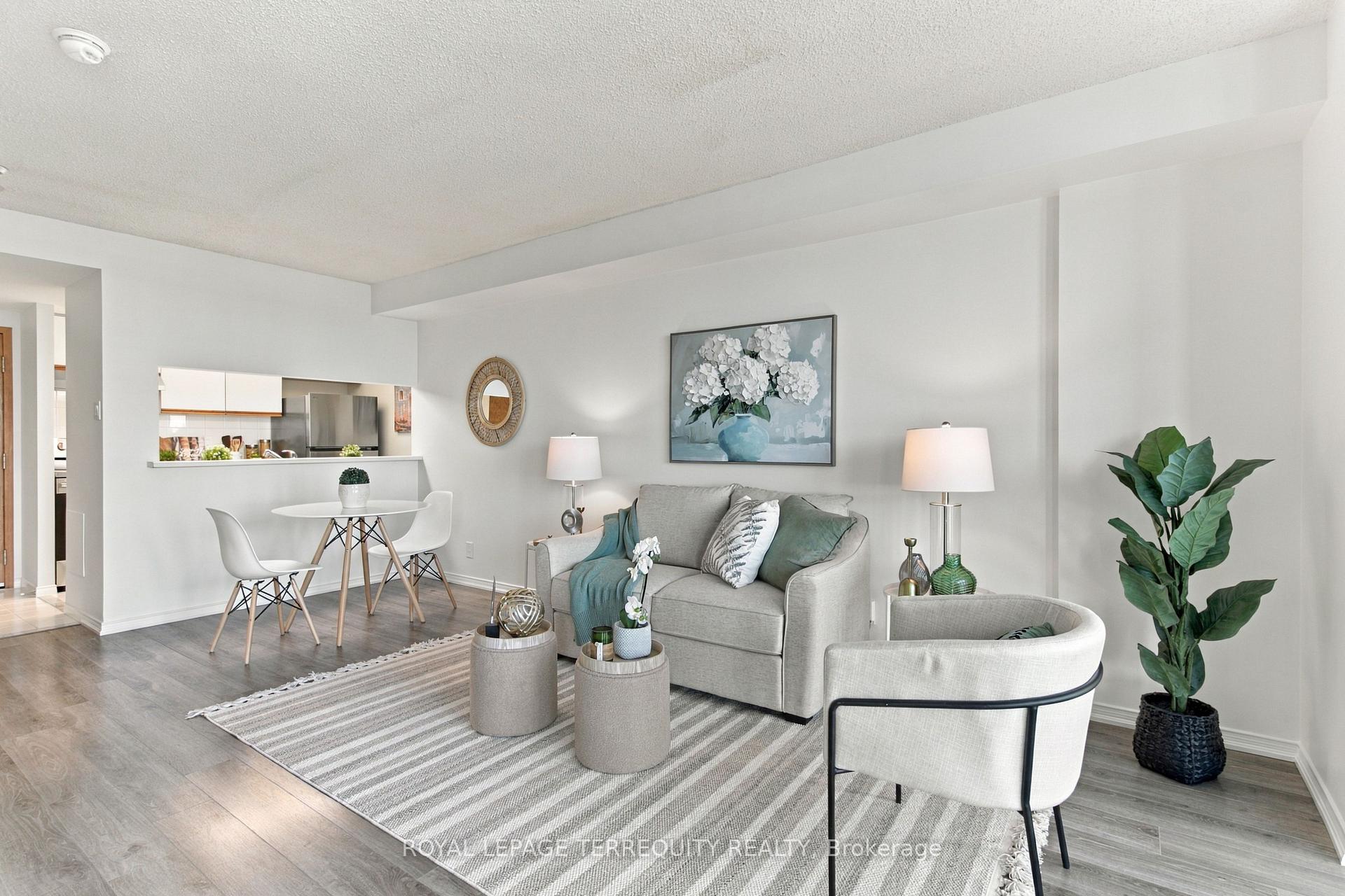 Photo 12 of Unit 1104, 99 Harbour Square, Toronto, Waterfront Communities — HOMEH