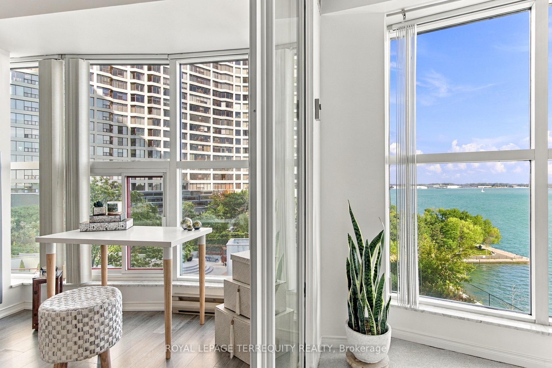 Photo 15 of Unit 1104, 99 Harbour Square, Toronto, Waterfront Communities — HOMEH