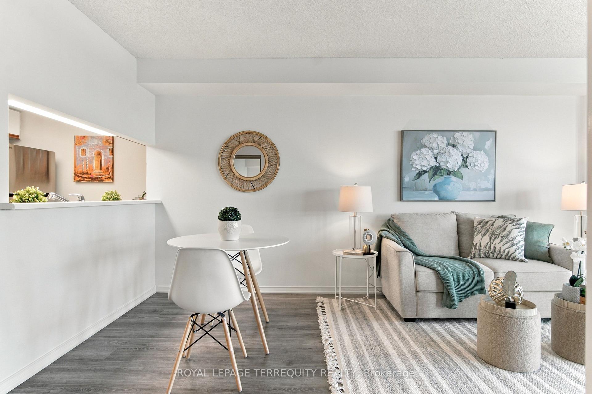 Photo 16 of Unit 1104, 99 Harbour Square, Toronto, Waterfront Communities — HOMEH