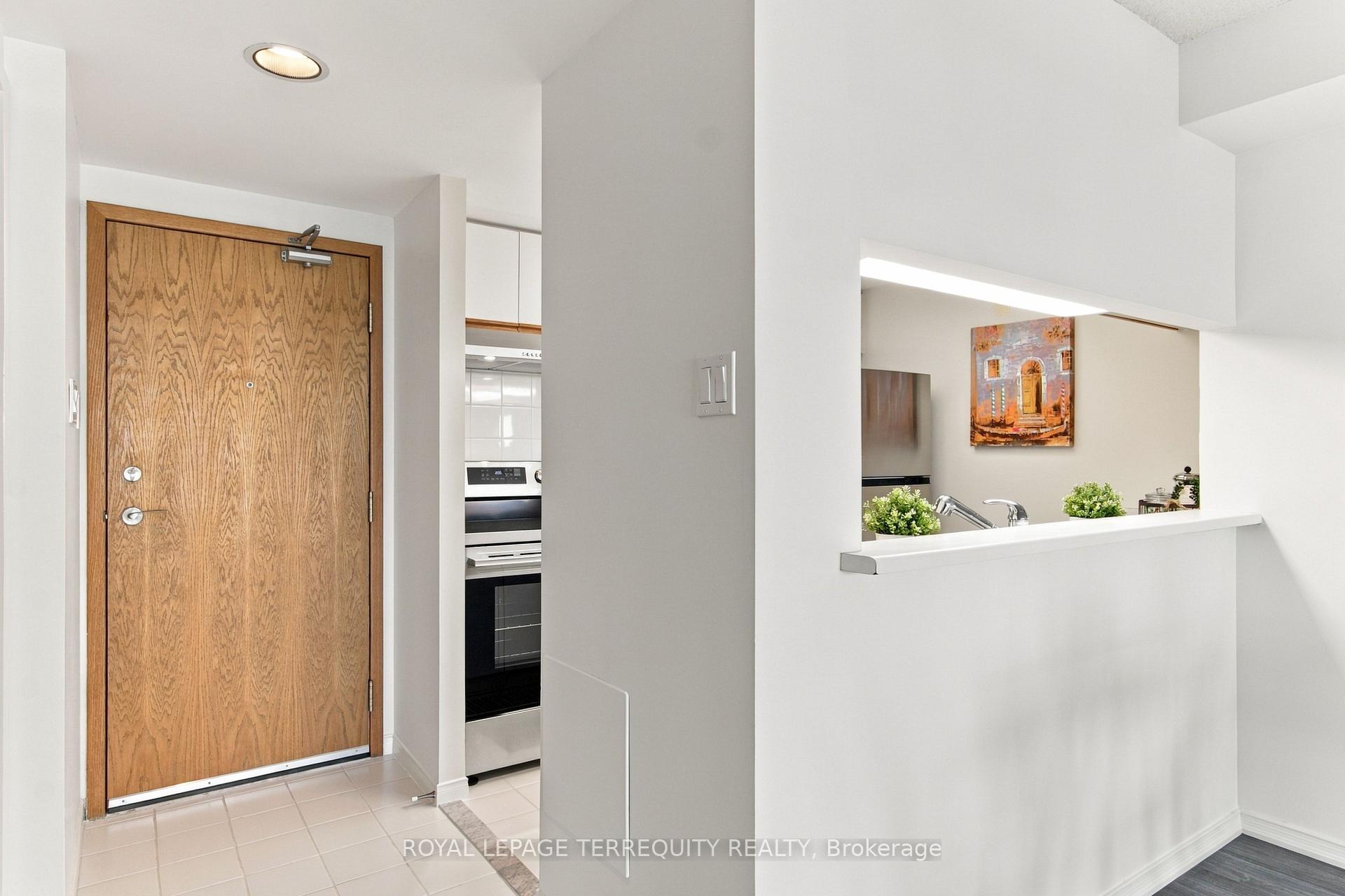 Photo 20 of Unit 1104, 99 Harbour Square, Toronto, Waterfront Communities — HOMEH