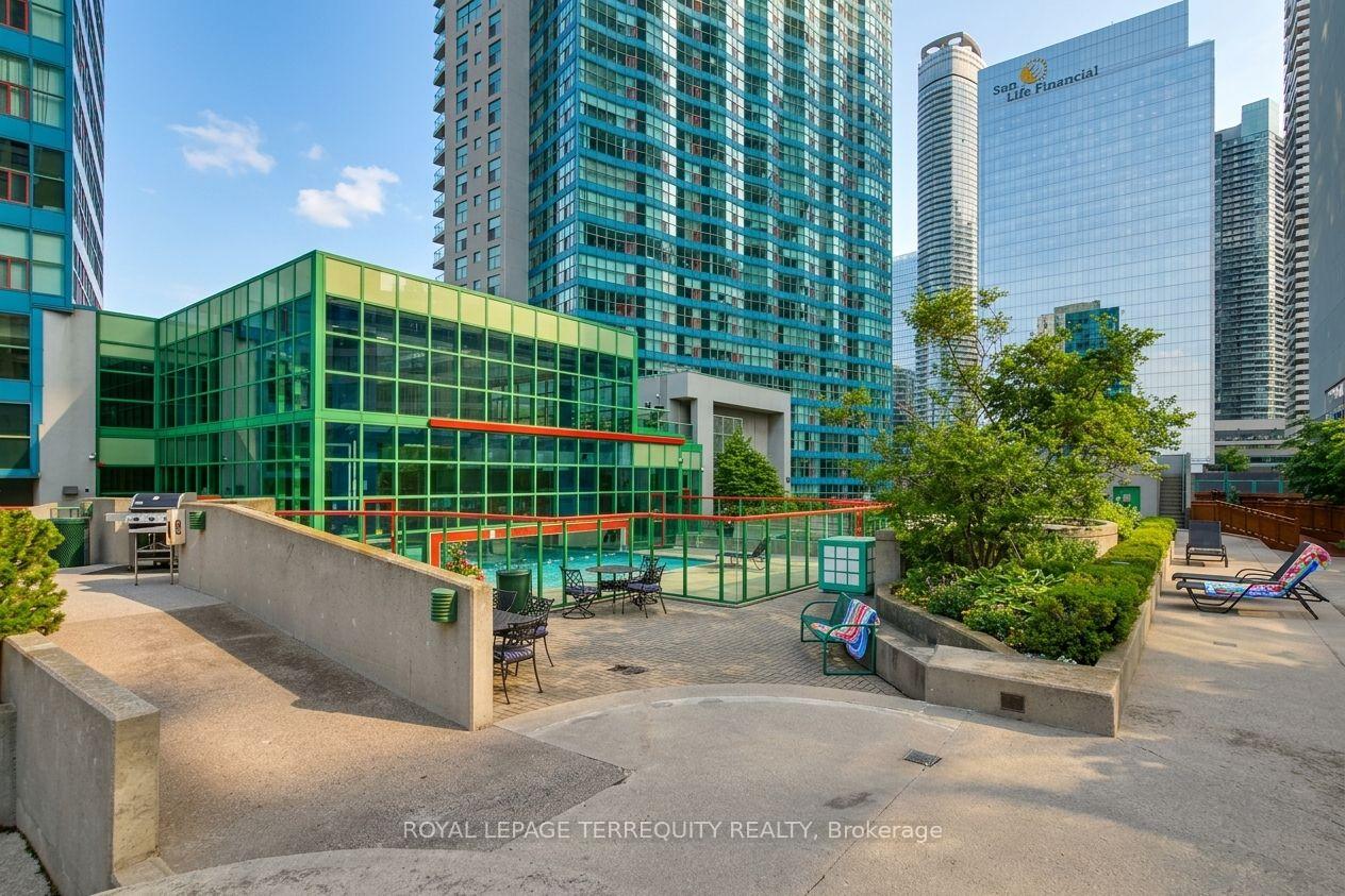Photo 40 of Unit 1104, 99 Harbour Square, Toronto, Waterfront Communities — HOMEH