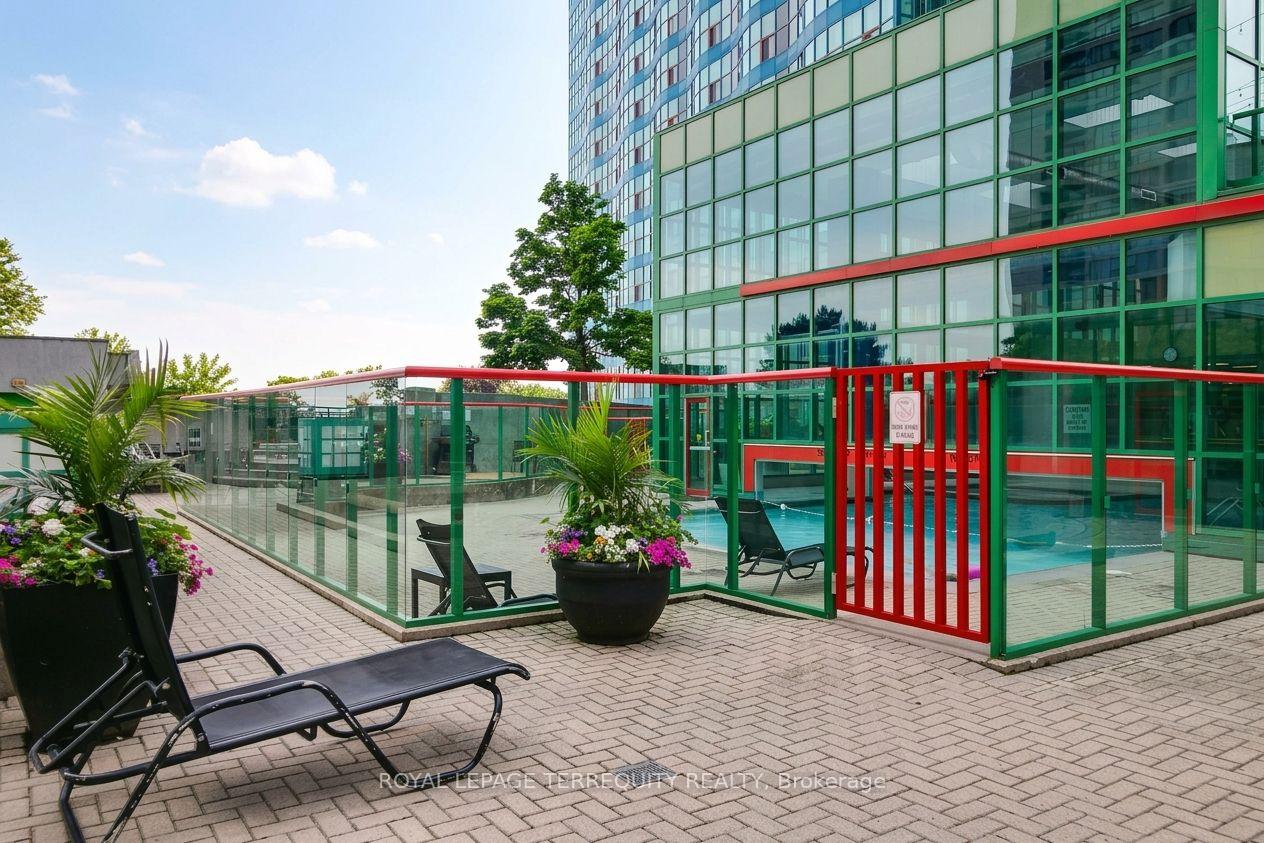 Photo 44 of Unit 1104, 99 Harbour Square, Toronto, Waterfront Communities — HOMEH