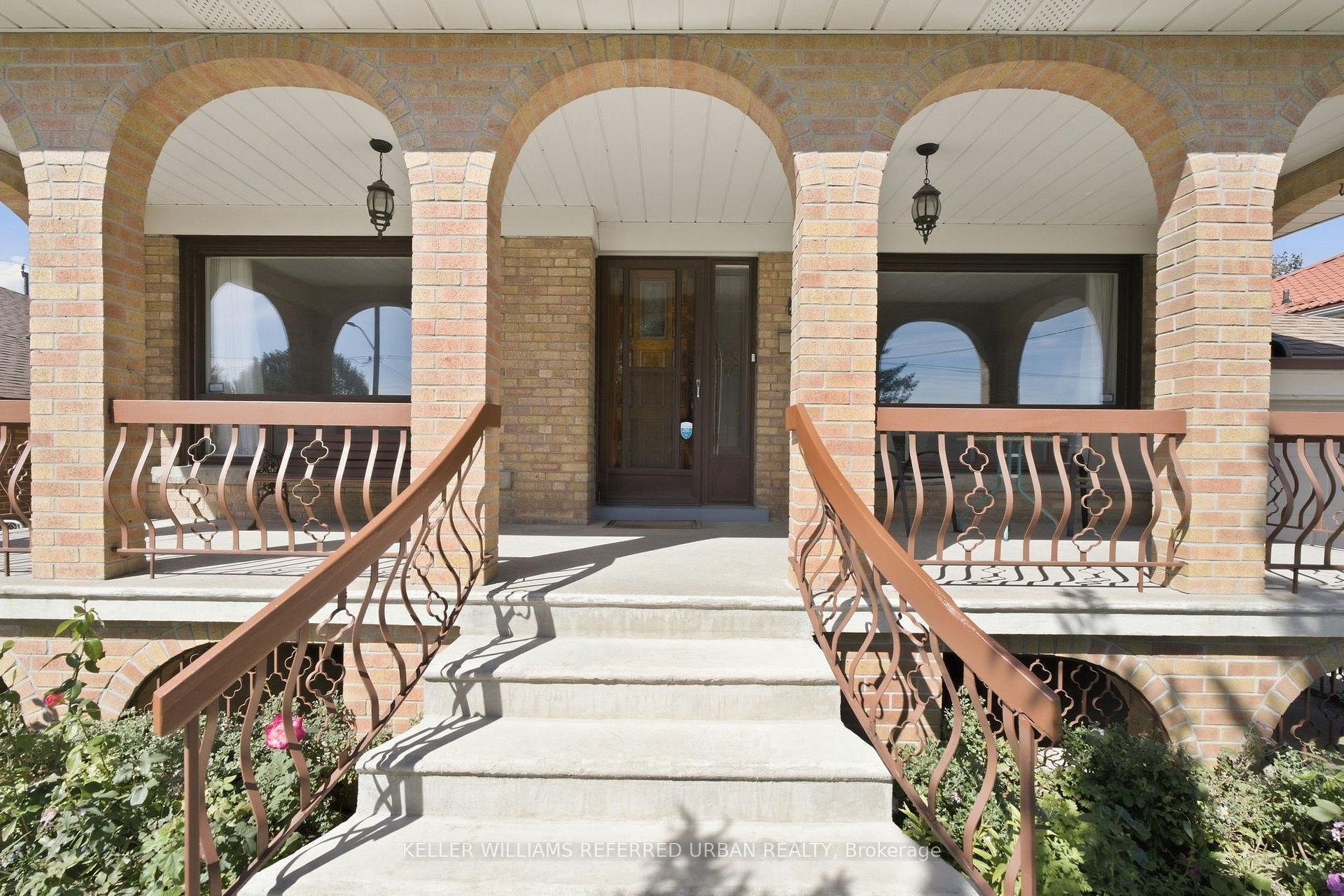 Photo 4 of 40 Datchet Road, North York, Downsview-Roding-CFB — HOMEH