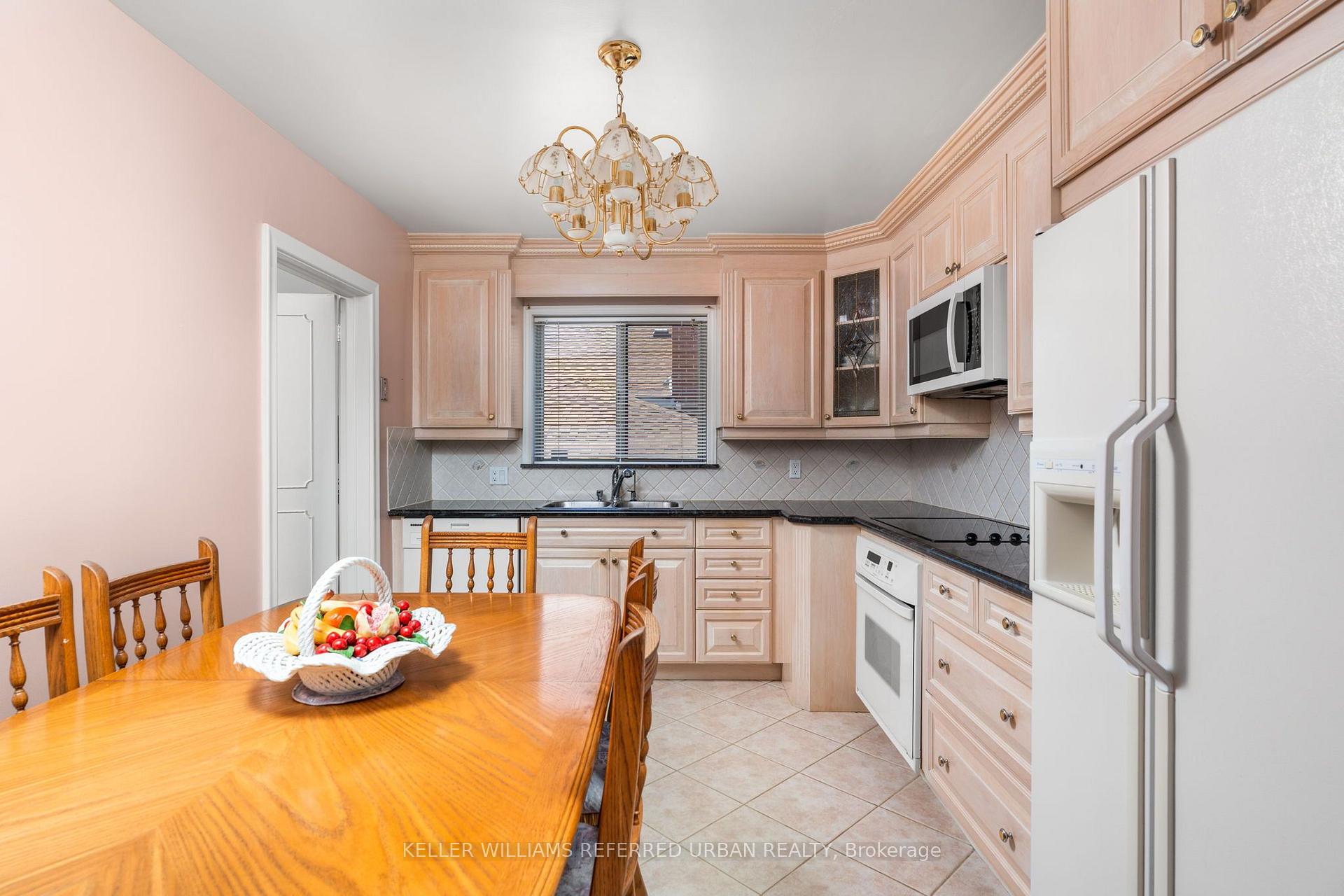 Photo 15 of 40 Datchet Road, North York, Downsview-Roding-CFB — HOMEH