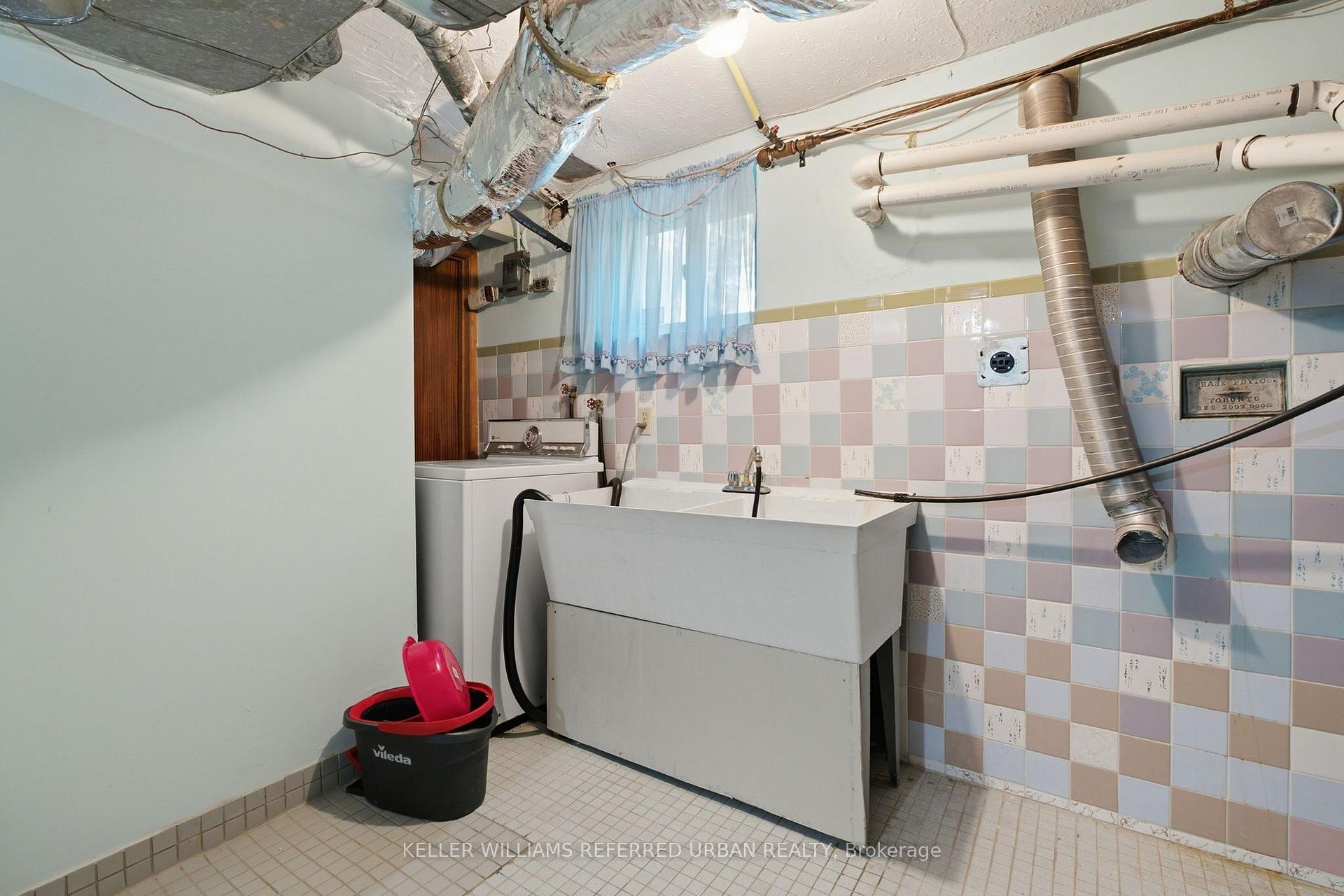 Photo 38 of 40 Datchet Road, North York, Downsview-Roding-CFB — HOMEH