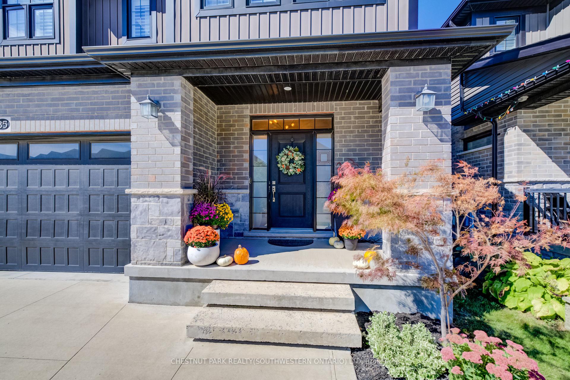 Photo 4 of 35 Greyhawk Street, Kitchener, Bridgeport — HOMEH