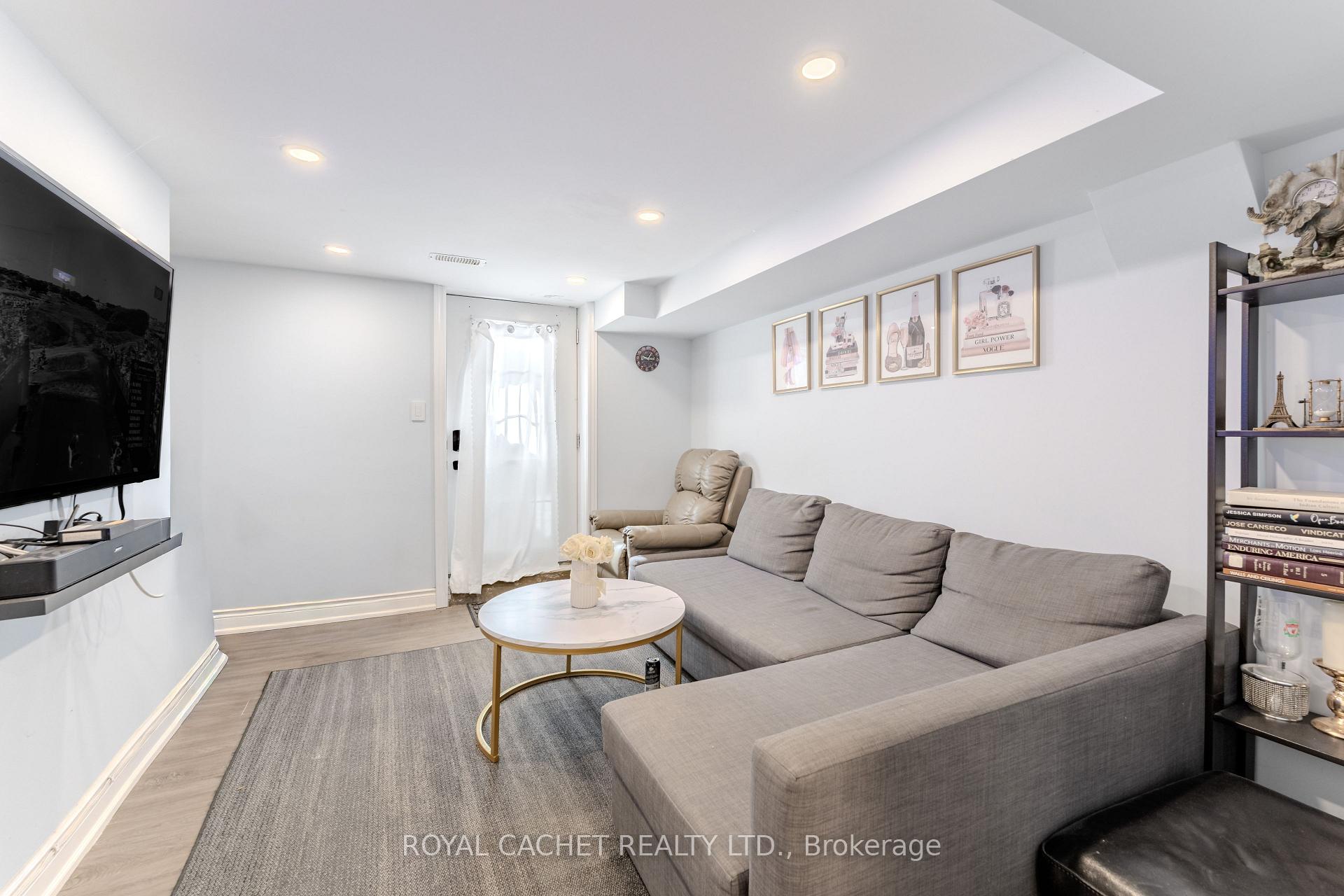 Photo 23 of 1074 Flagship Drive, Mississauga, Applewood — HOMEH