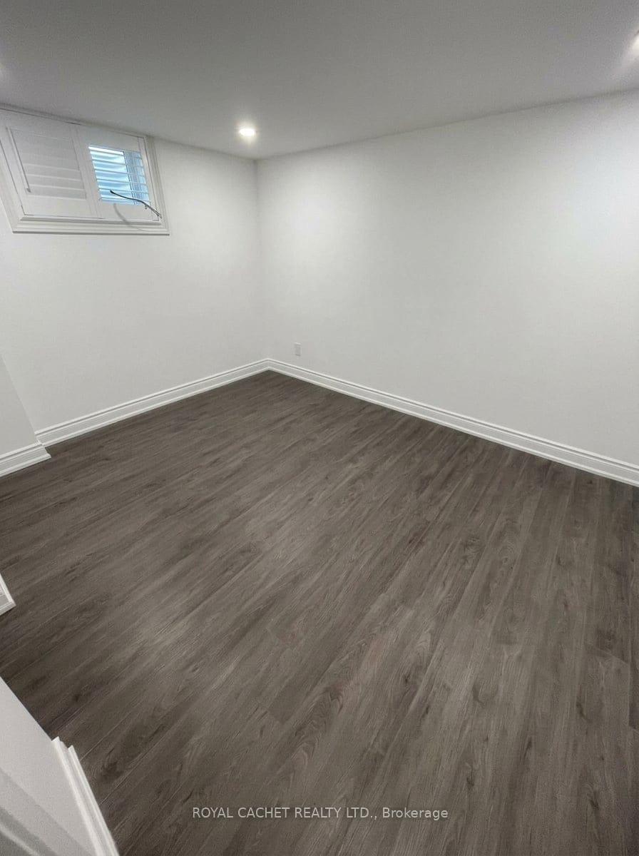 Photo 25 of 1074 Flagship Drive, Mississauga, Applewood — HOMEH