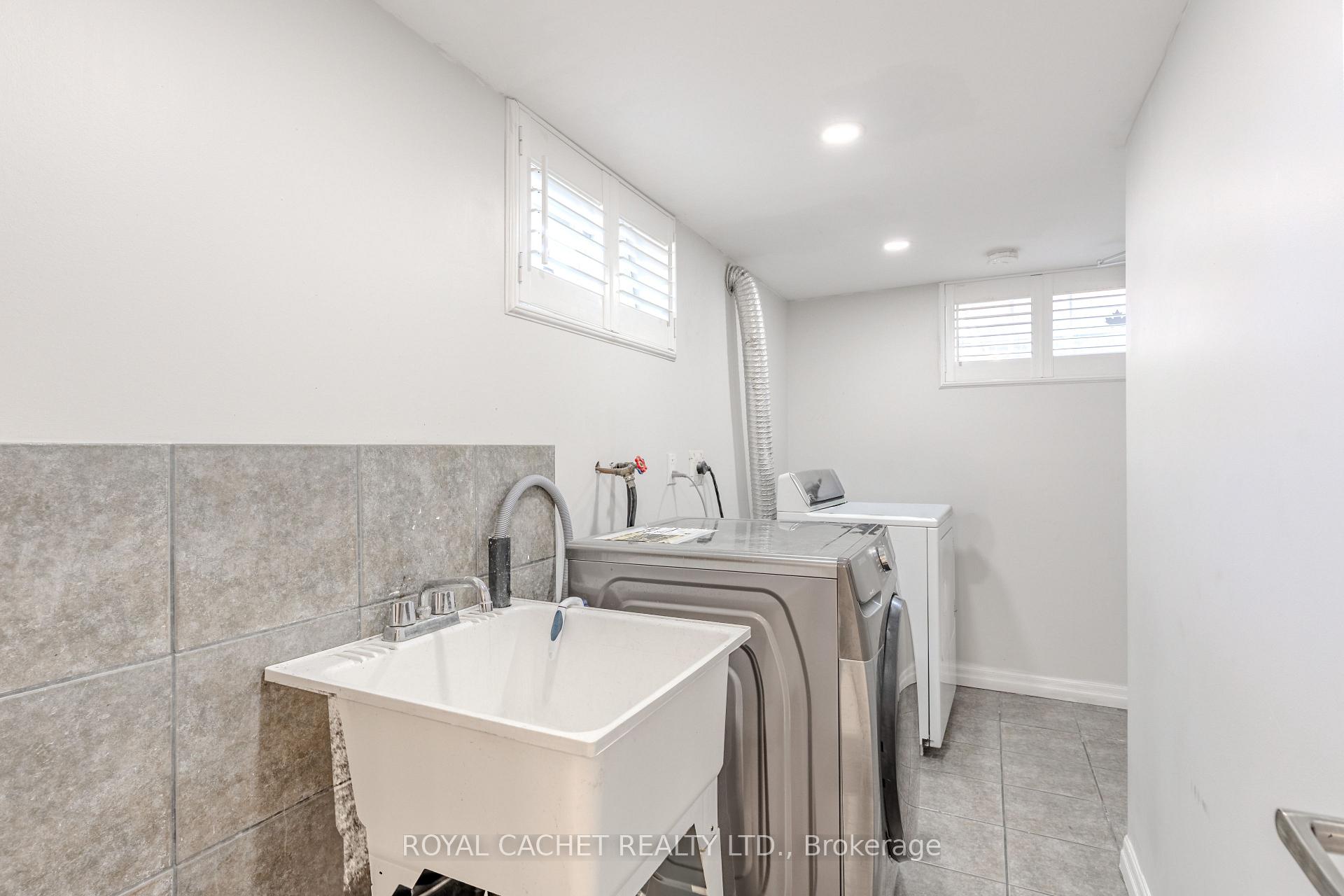 Photo 26 of 1074 Flagship Drive, Mississauga, Applewood — HOMEH