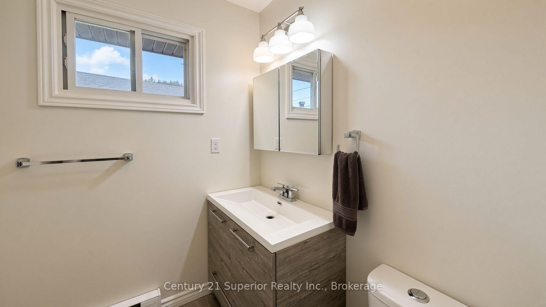 Photo 23 of 31 Heron Drive, Manitouwadge, TB-73 — HOMEH
