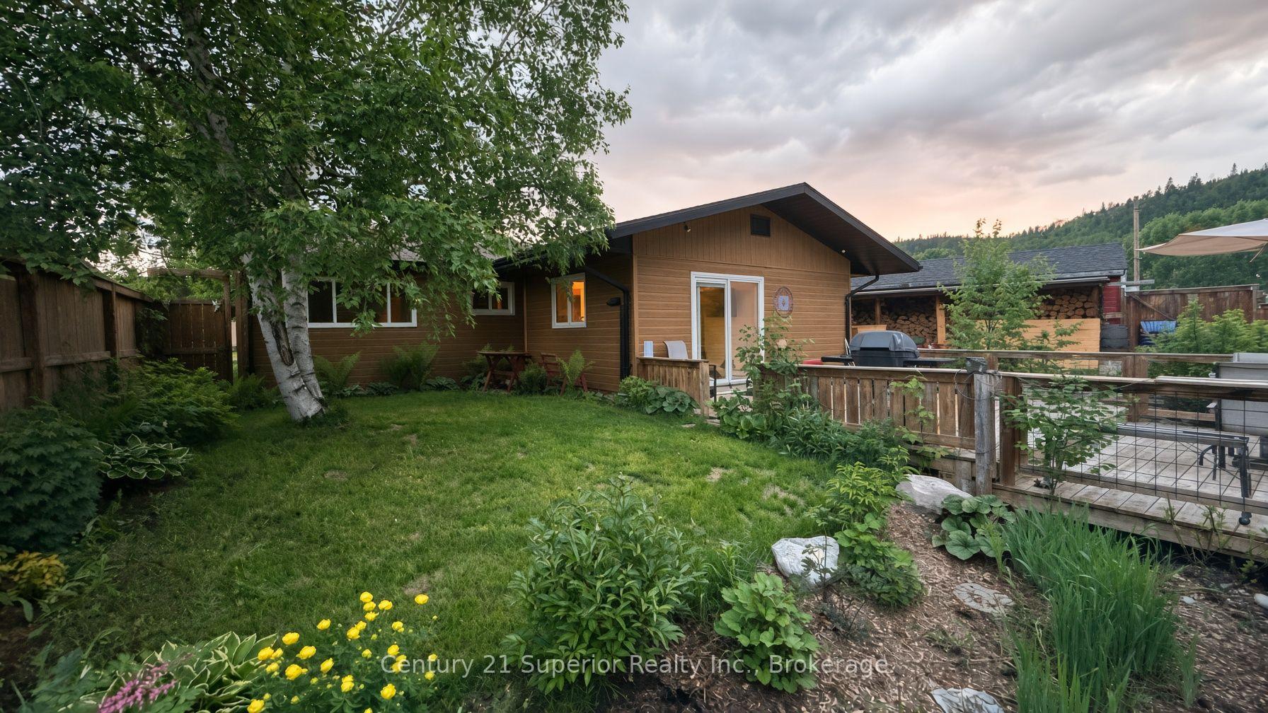 Photo 29 of 31 Heron Drive, Manitouwadge, TB-73 — HOMEH