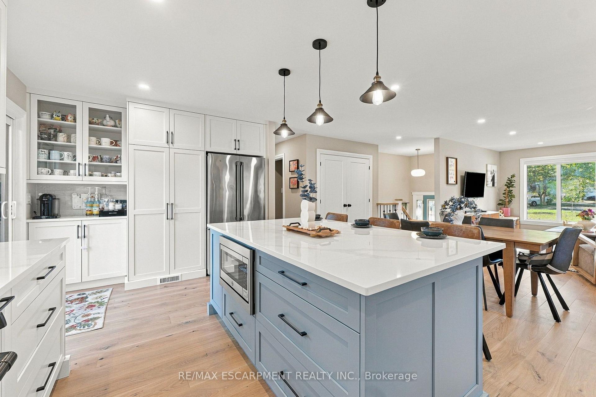 Photo 12 of 1060 Dowland Crescent, Burlington, LaSalle — HOMEH