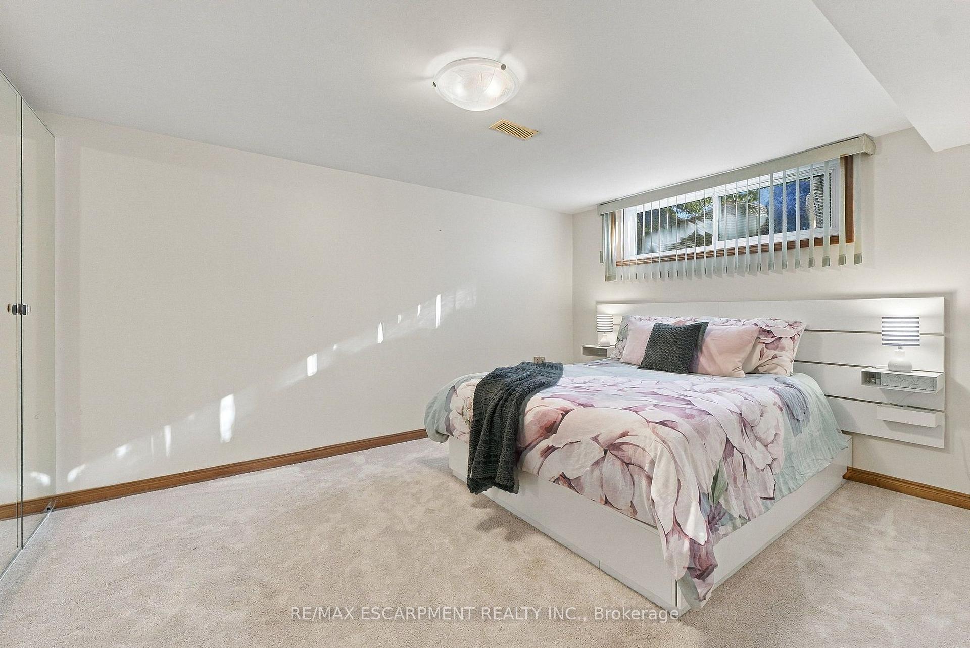 Photo 32 of 1060 Dowland Crescent, Burlington, LaSalle — HOMEH