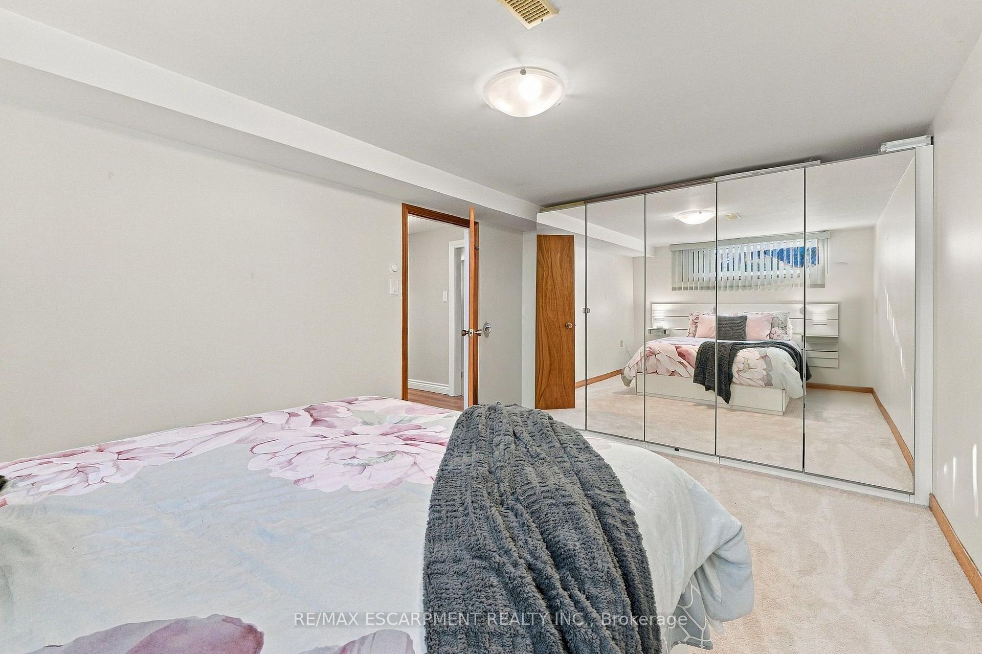 Photo 33 of 1060 Dowland Crescent, Burlington, LaSalle — HOMEH