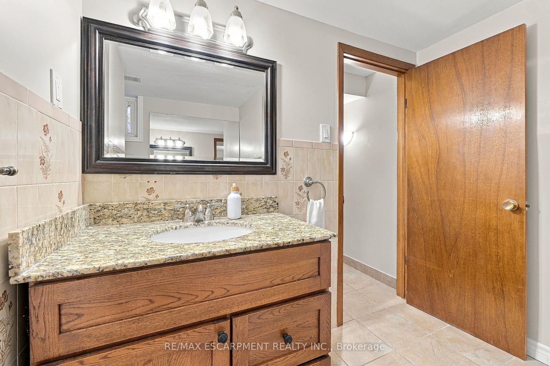 Photo 35 of 1060 Dowland Crescent, Burlington, LaSalle — HOMEH