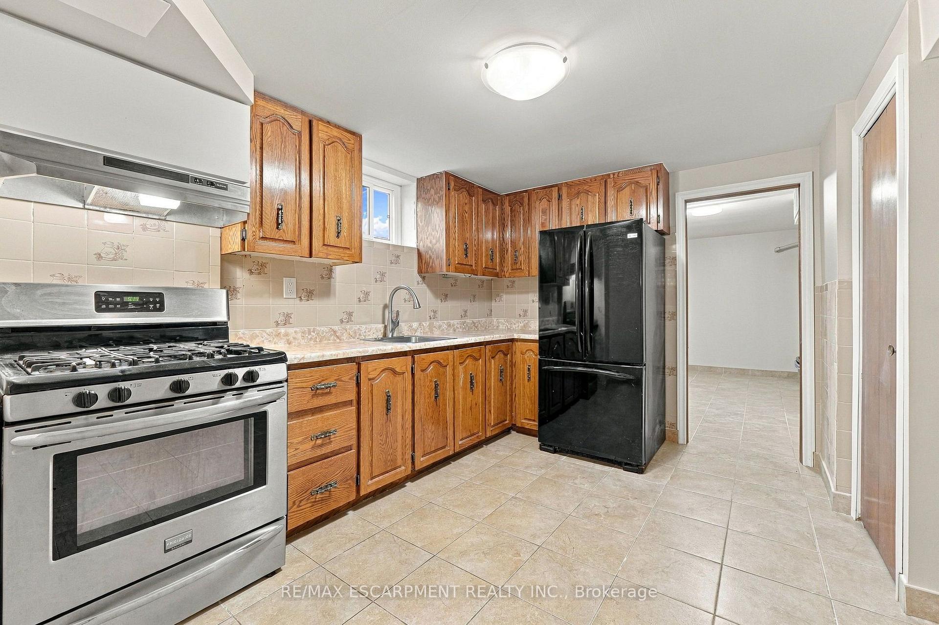 Photo 36 of 1060 Dowland Crescent, Burlington, LaSalle — HOMEH