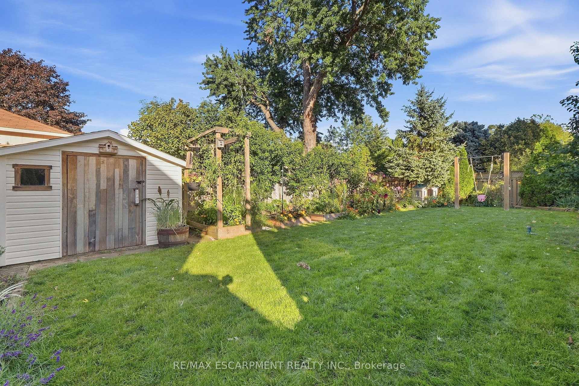 Photo 45 of 1060 Dowland Crescent, Burlington, LaSalle — HOMEH
