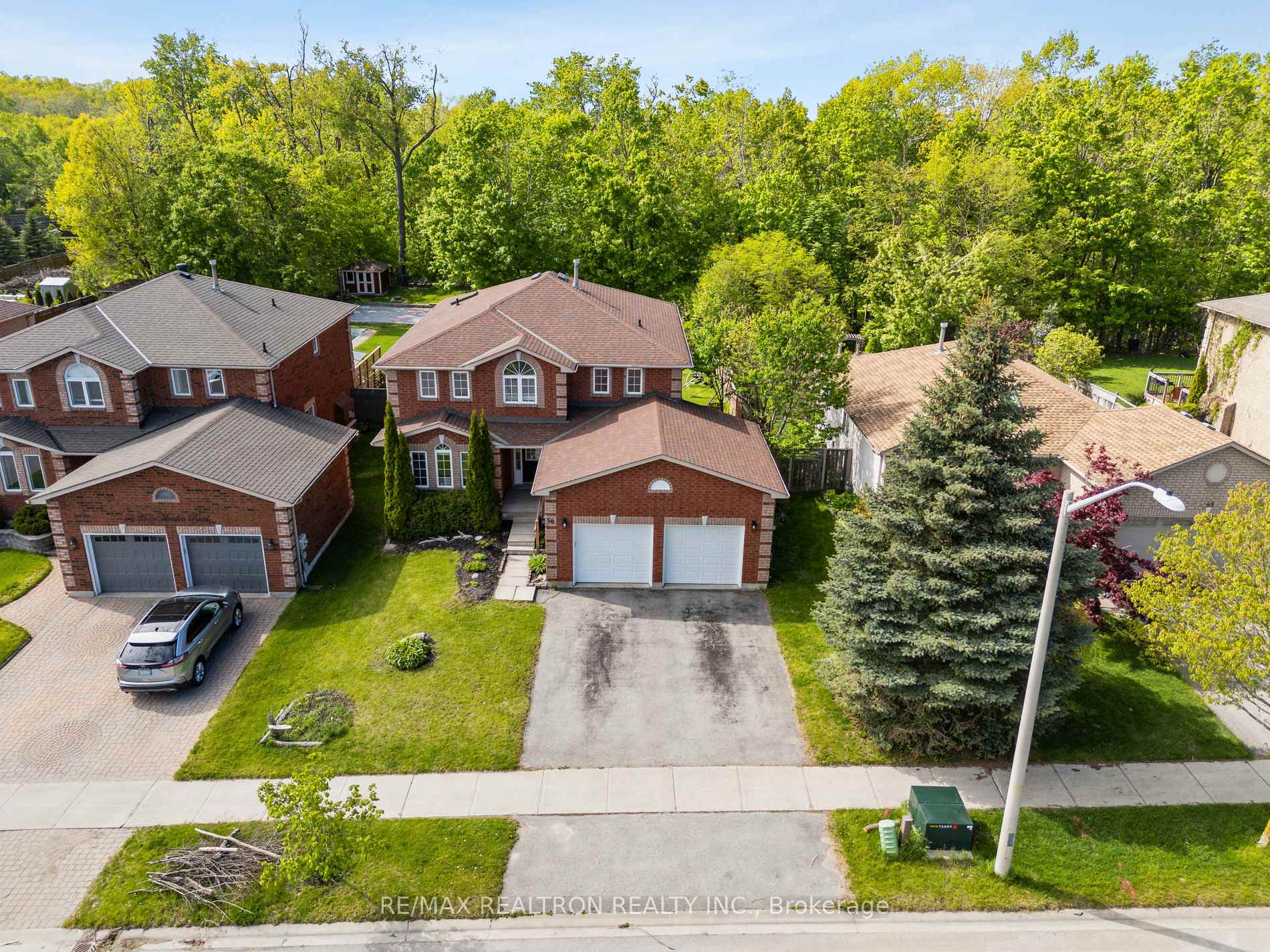 Photo 2 of 50 Holly Meadow Road, Barrie, Holly — HOMEH