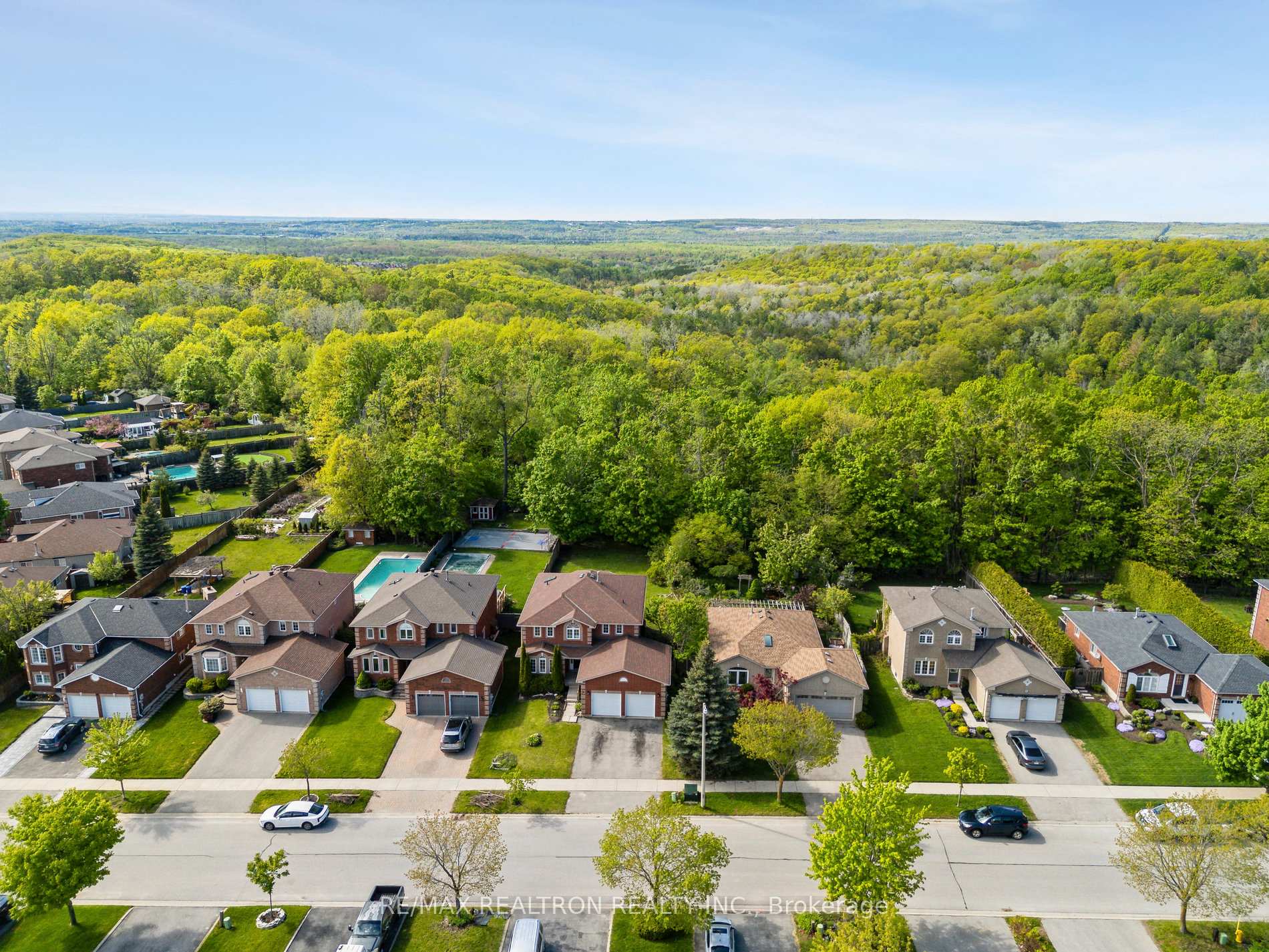 Photo 3 of 50 Holly Meadow Road, Barrie, Holly — HOMEH