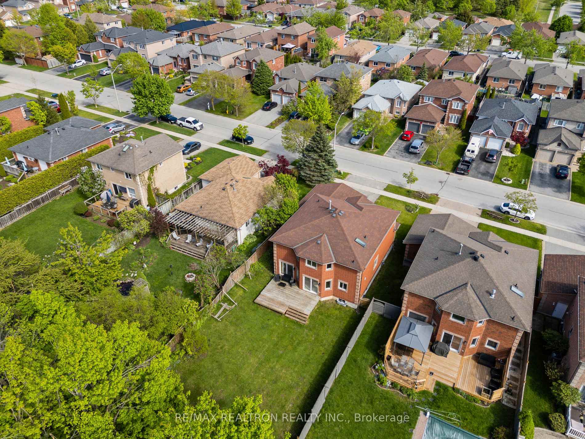 Photo 4 of 50 Holly Meadow Road, Barrie, Holly — HOMEH