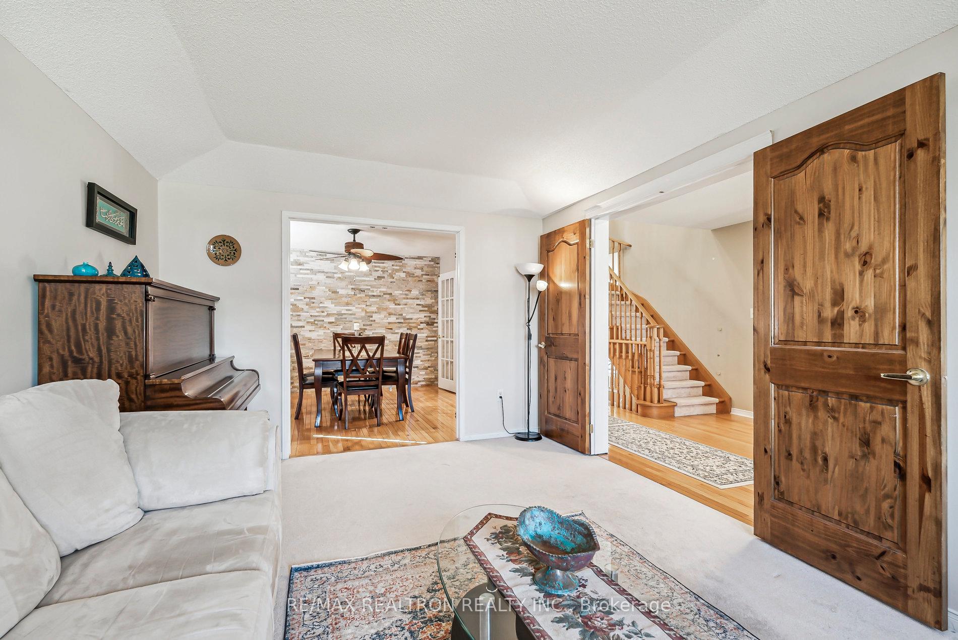 Photo 11 of 50 Holly Meadow Road, Barrie, Holly — HOMEH
