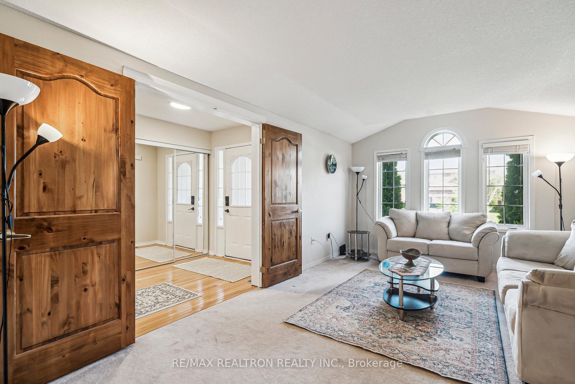 Photo 13 of 50 Holly Meadow Road, Barrie, Holly — HOMEH