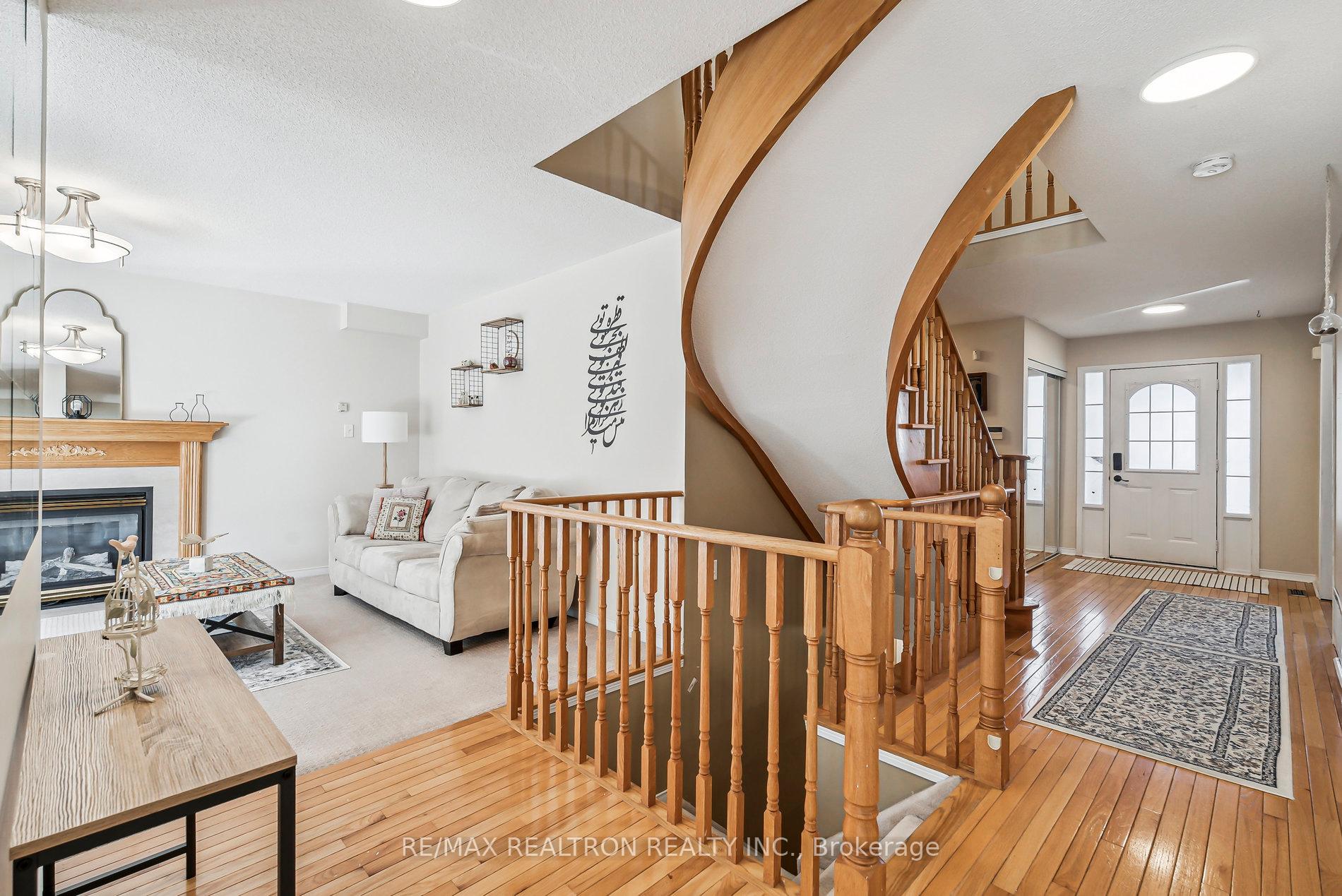 Photo 17 of 50 Holly Meadow Road, Barrie, Holly — HOMEH