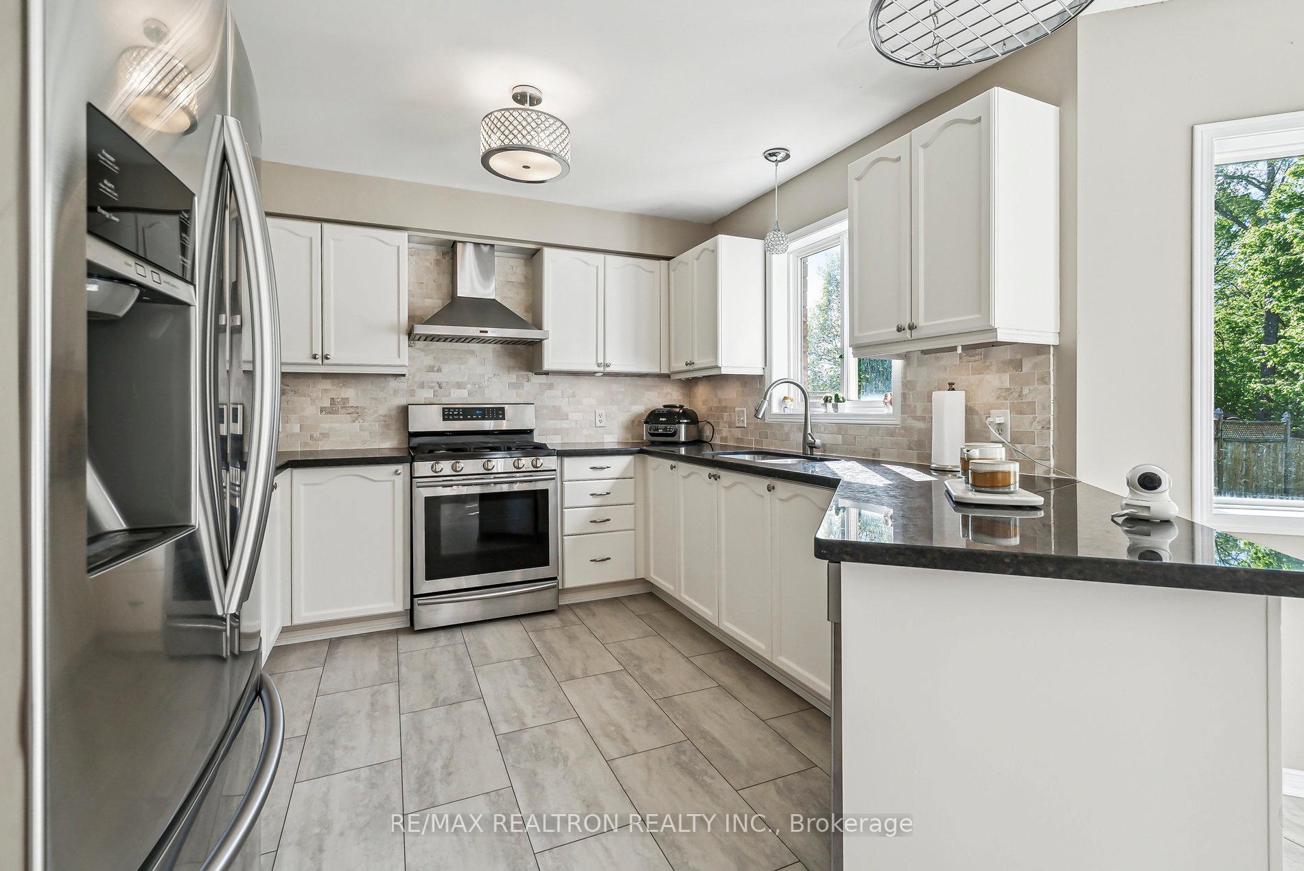 Photo 26 of 50 Holly Meadow Road, Barrie, Holly — HOMEH