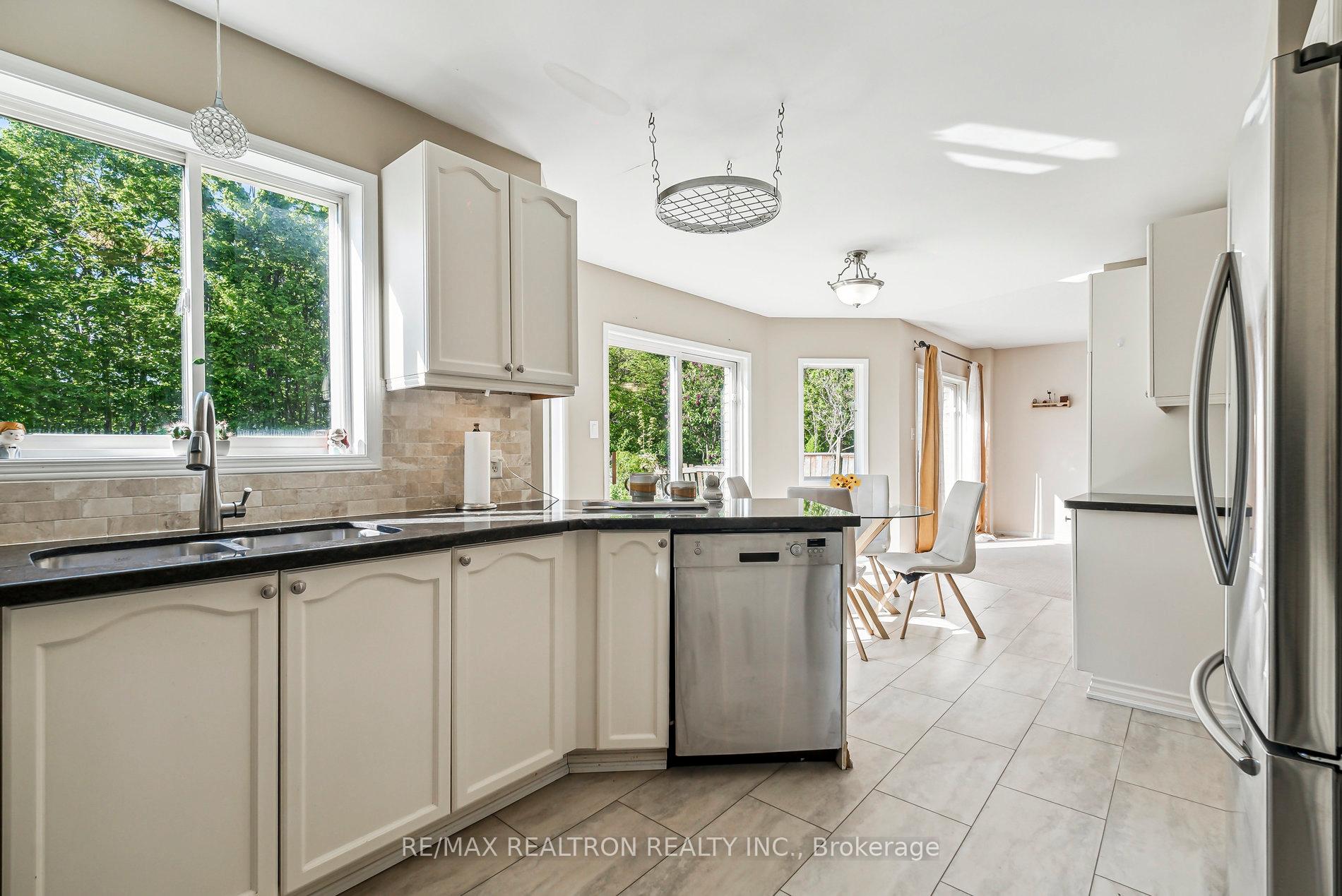 Photo 27 of 50 Holly Meadow Road, Barrie, Holly — HOMEH