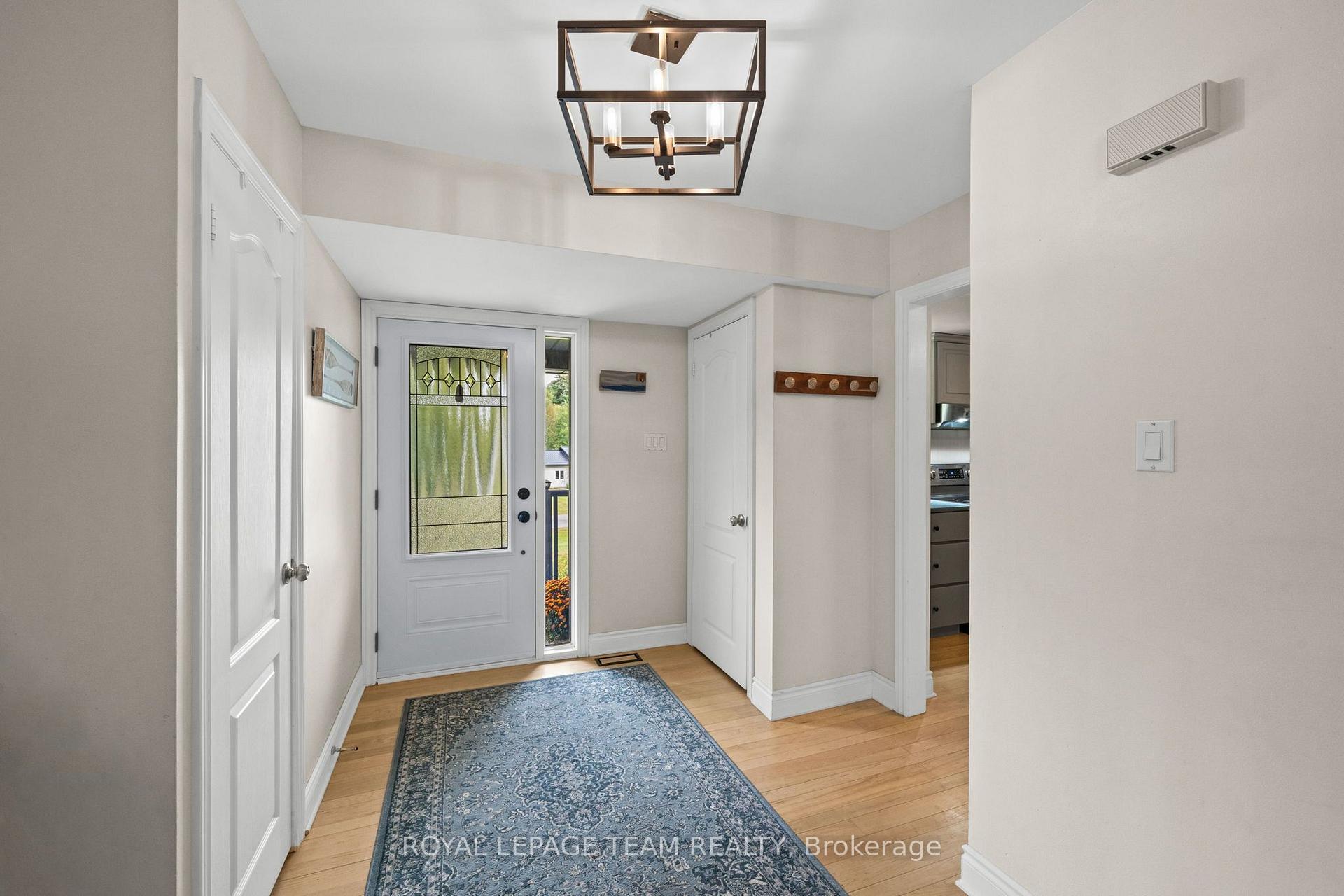 Photo 6 of 124 Charmont Way, Ottawa, Constance Bay — HOMEH