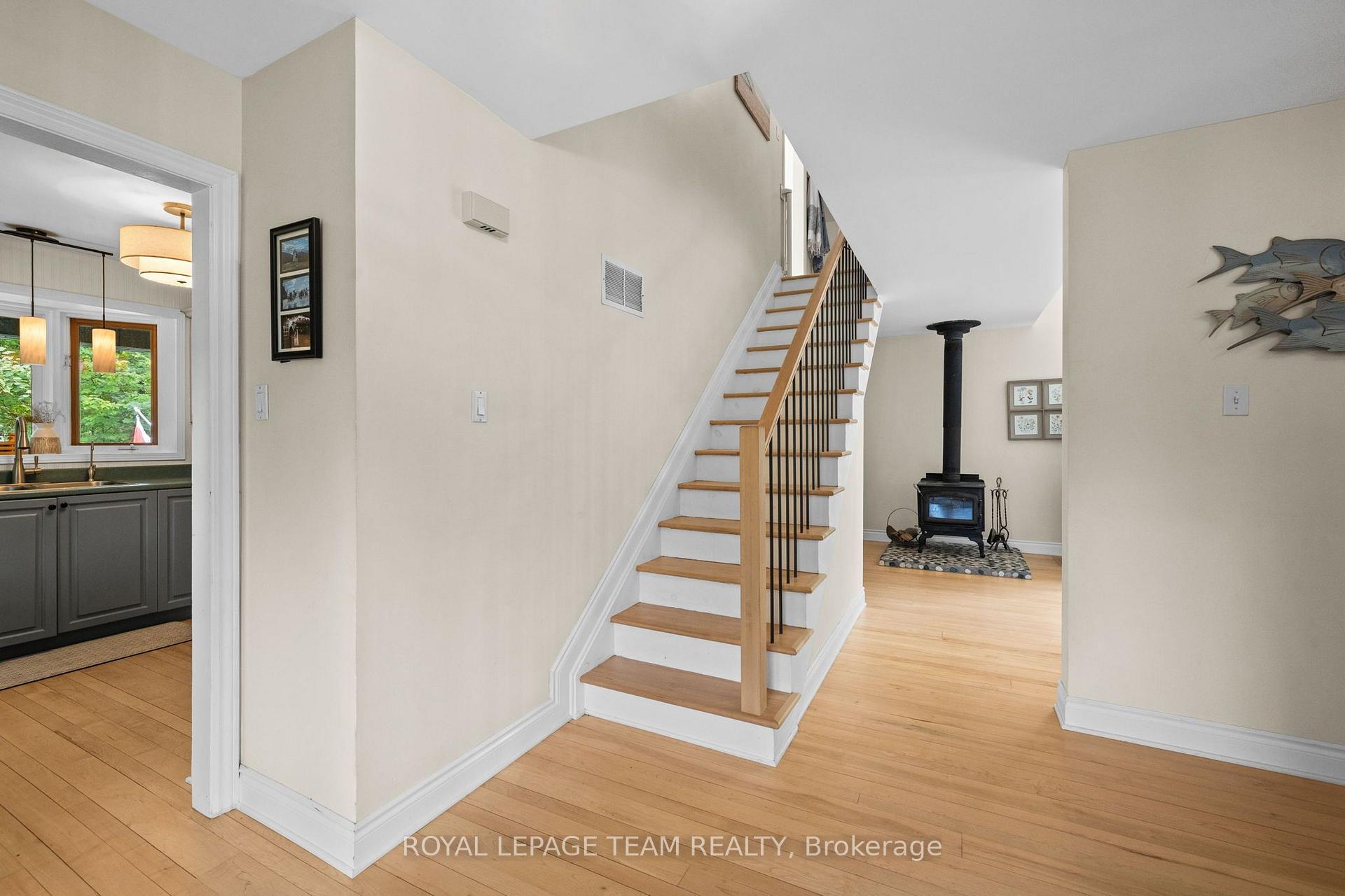 Photo 7 of 124 Charmont Way, Ottawa, Constance Bay — HOMEH