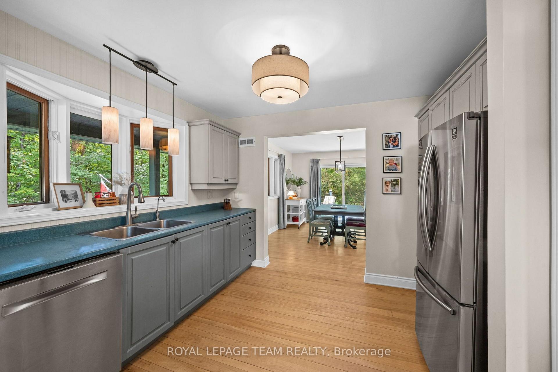 Photo 8 of 124 Charmont Way, Ottawa, Constance Bay — HOMEH