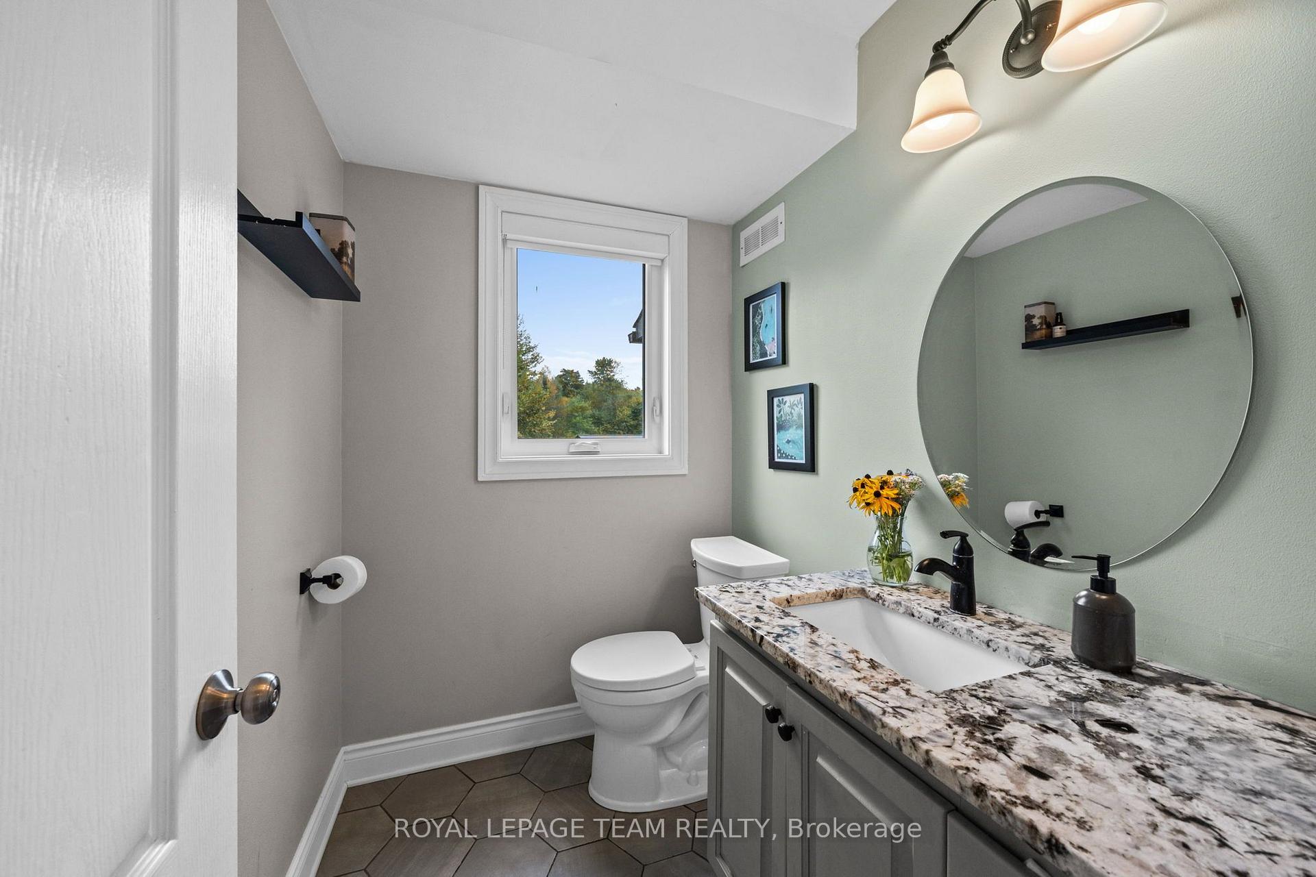 Photo 22 of 124 Charmont Way, Ottawa, Constance Bay — HOMEH