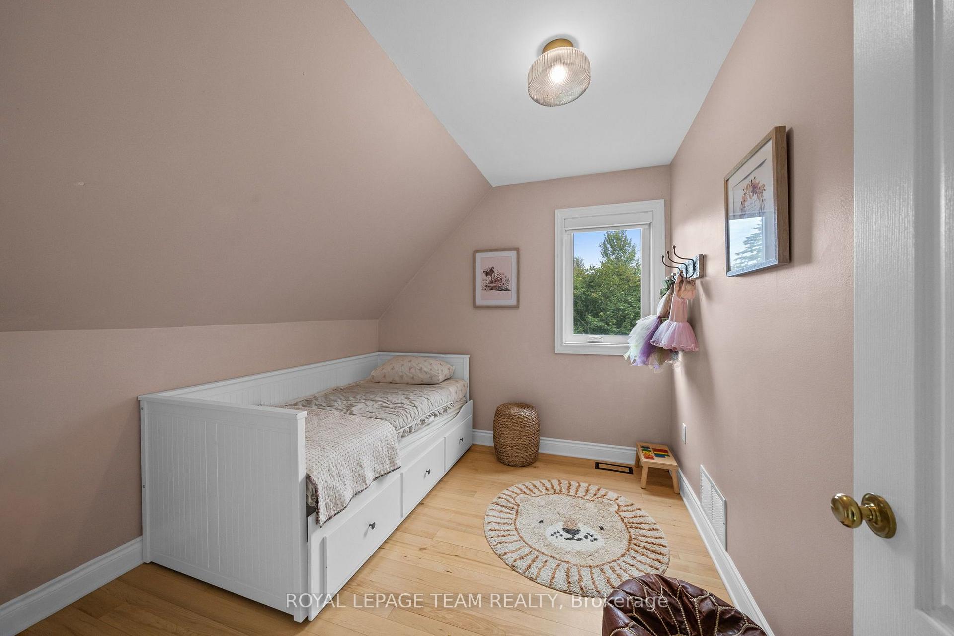 Photo 26 of 124 Charmont Way, Ottawa, Constance Bay — HOMEH