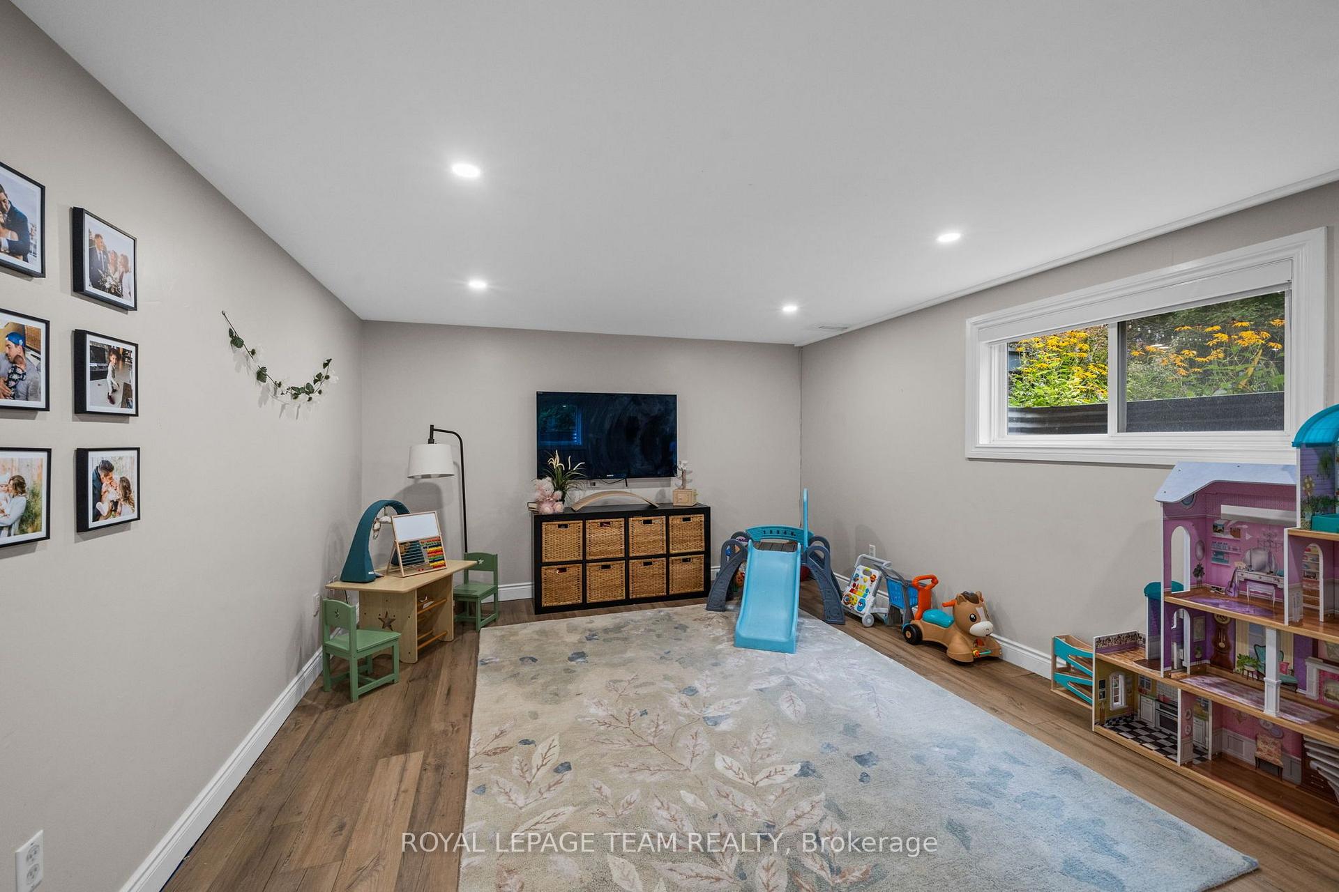 Photo 33 of 124 Charmont Way, Ottawa, Constance Bay — HOMEH