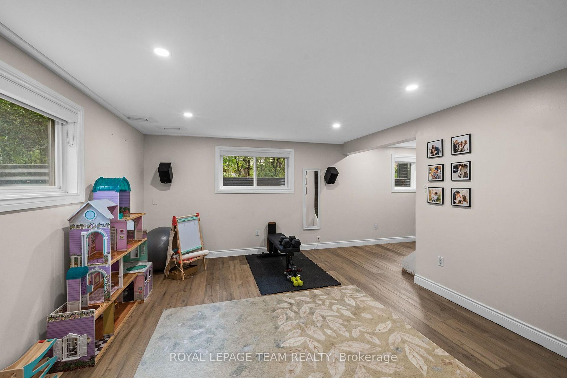 Photo 34 of 124 Charmont Way, Ottawa, Constance Bay — HOMEH