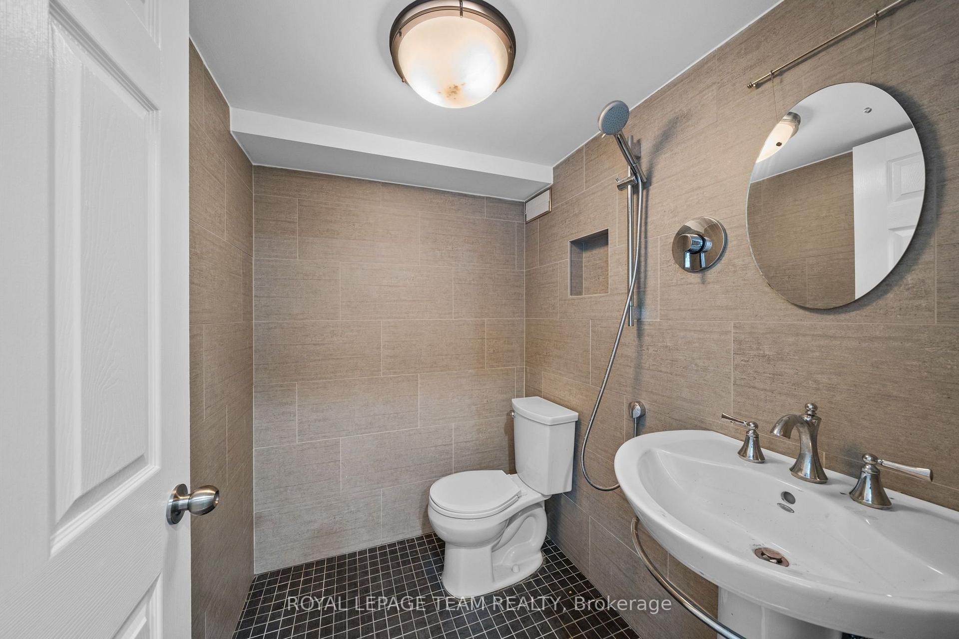 Photo 35 of 124 Charmont Way, Ottawa, Constance Bay — HOMEH