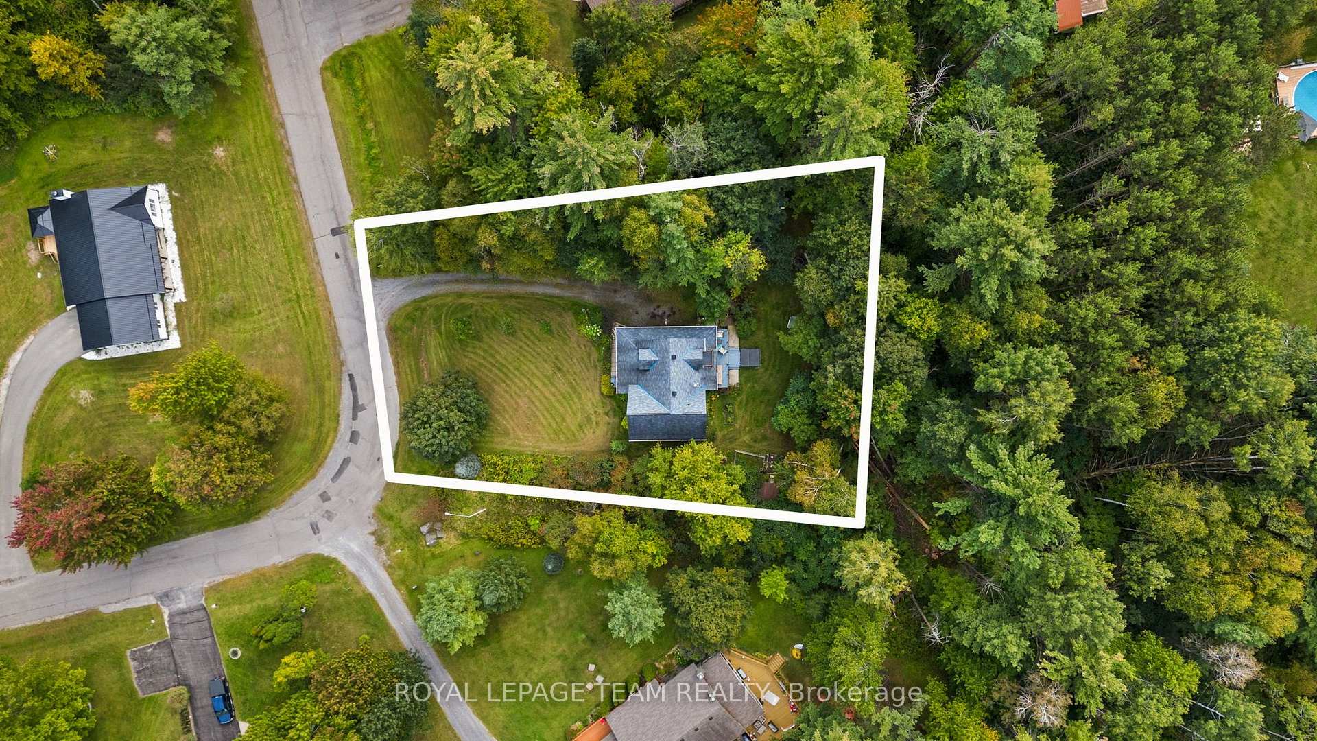 Photo 46 of 124 Charmont Way, Ottawa, Constance Bay — HOMEH