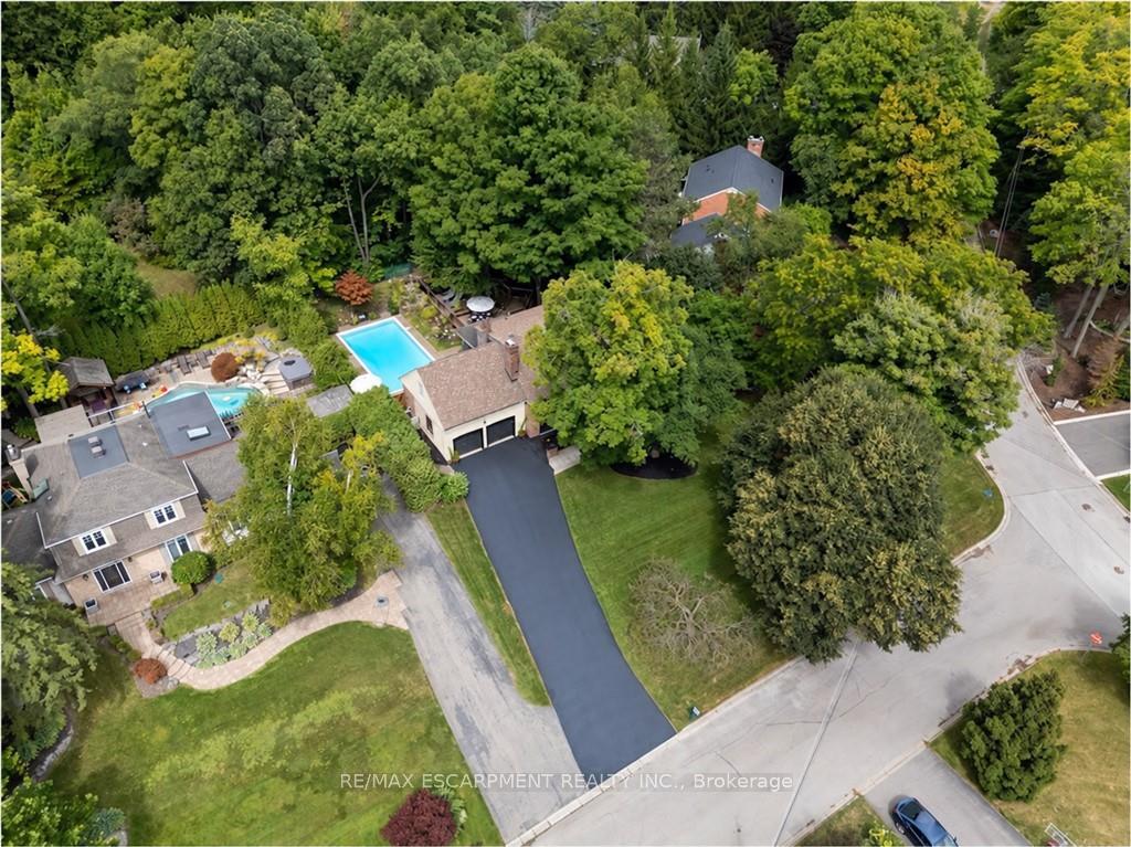 Photo 5 of 2129 Highview Drive, Burlington, Rural Burlington — HOMEH