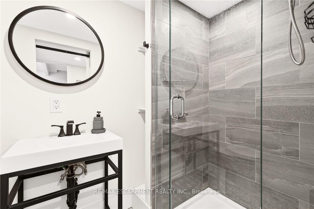 Photo 45 of 2129 Highview Drive, Burlington, Rural Burlington — HOMEH