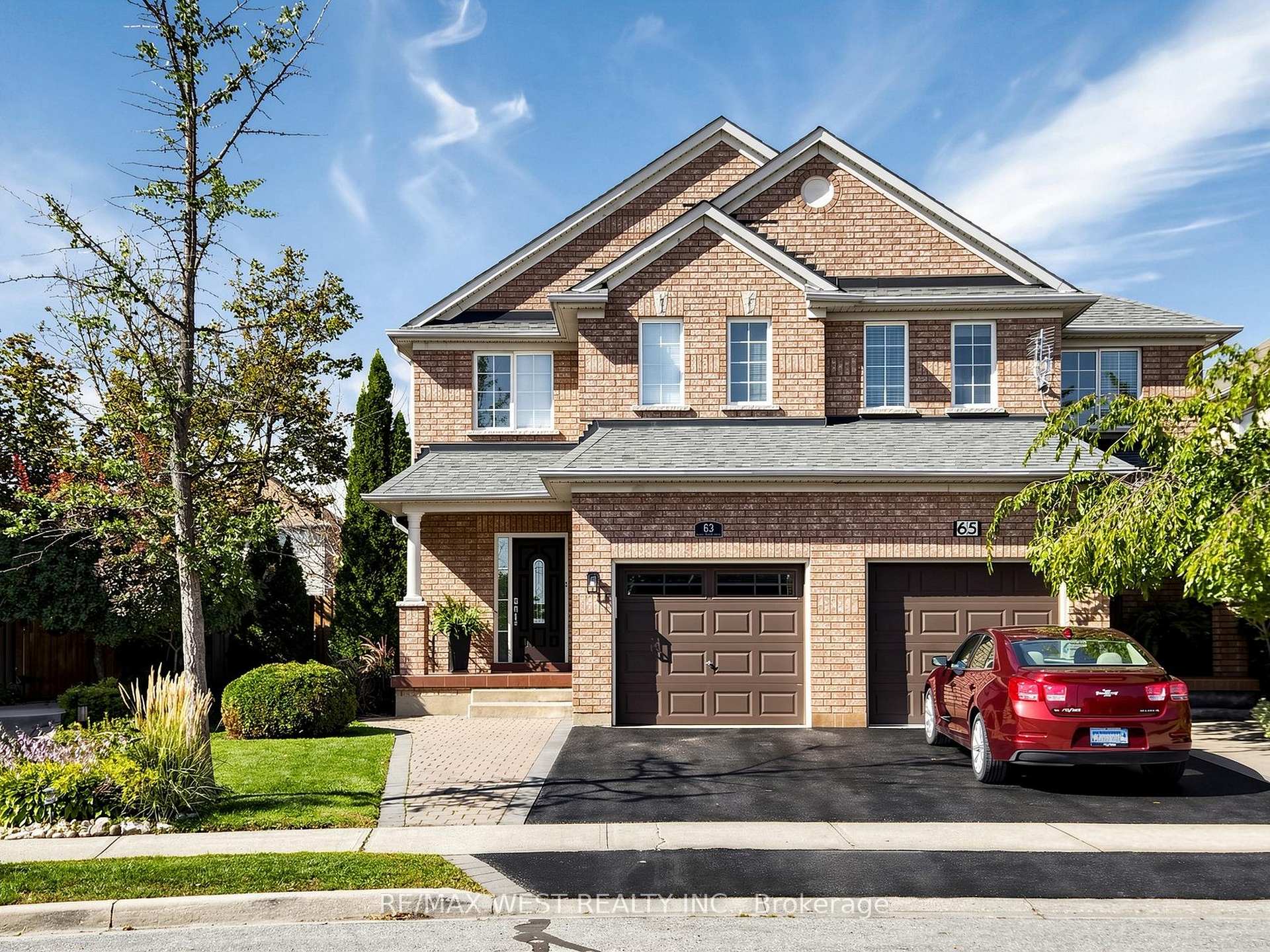 Photo of 63 Echo Ridge Crescent