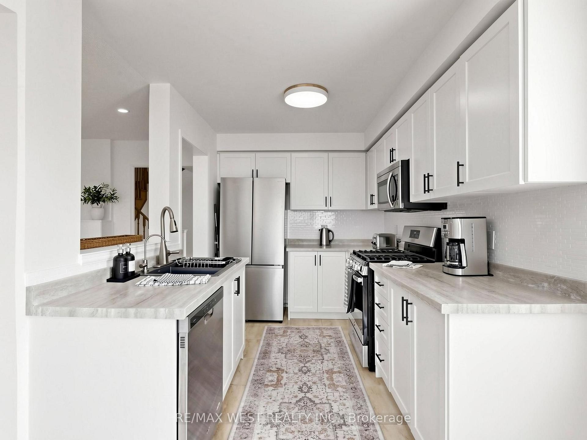 Photo 16 of 63 Echo Ridge Crescent, Vaughan, Sonoma Heights — HOMEH