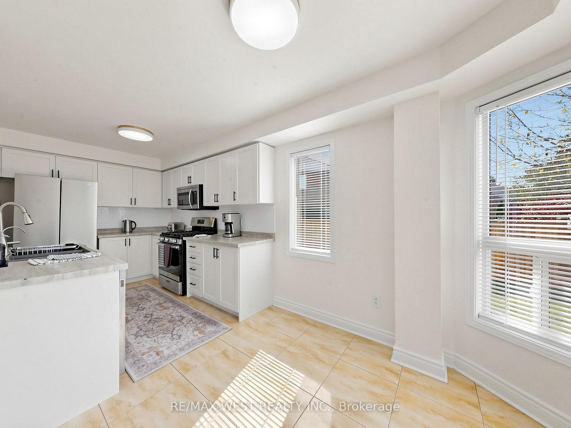 Photo 20 of 63 Echo Ridge Crescent, Vaughan, Sonoma Heights — HOMEH