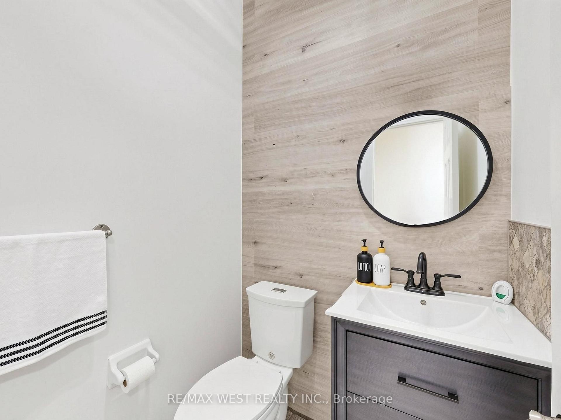 Photo 21 of 63 Echo Ridge Crescent, Vaughan, Sonoma Heights — HOMEH