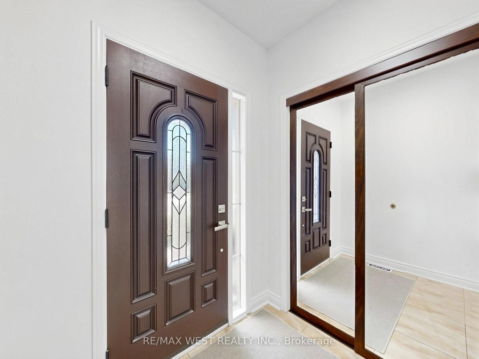 Photo 23 of 63 Echo Ridge Crescent, Vaughan, Sonoma Heights — HOMEH