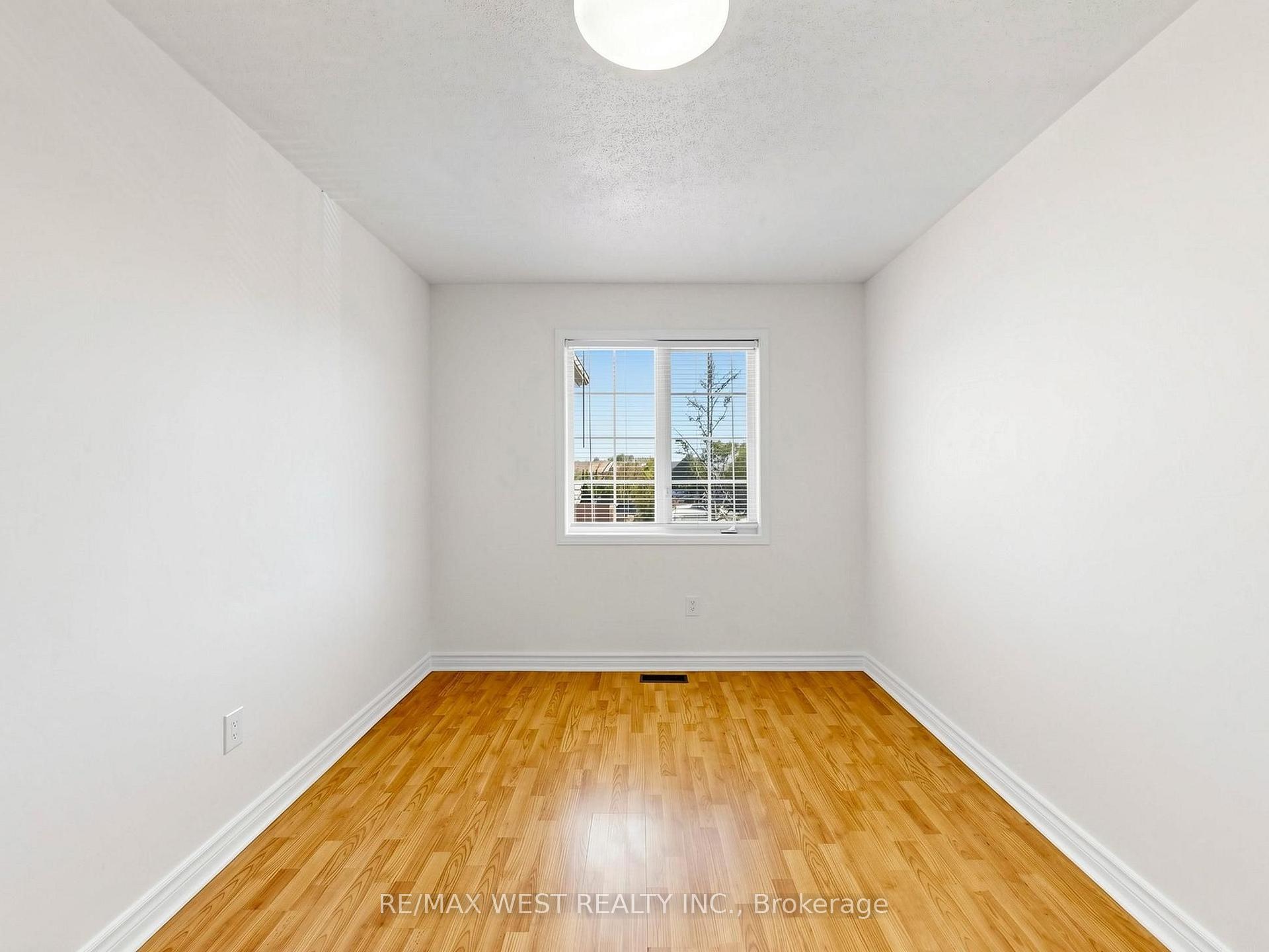 Photo 35 of 63 Echo Ridge Crescent, Vaughan, Sonoma Heights — HOMEH