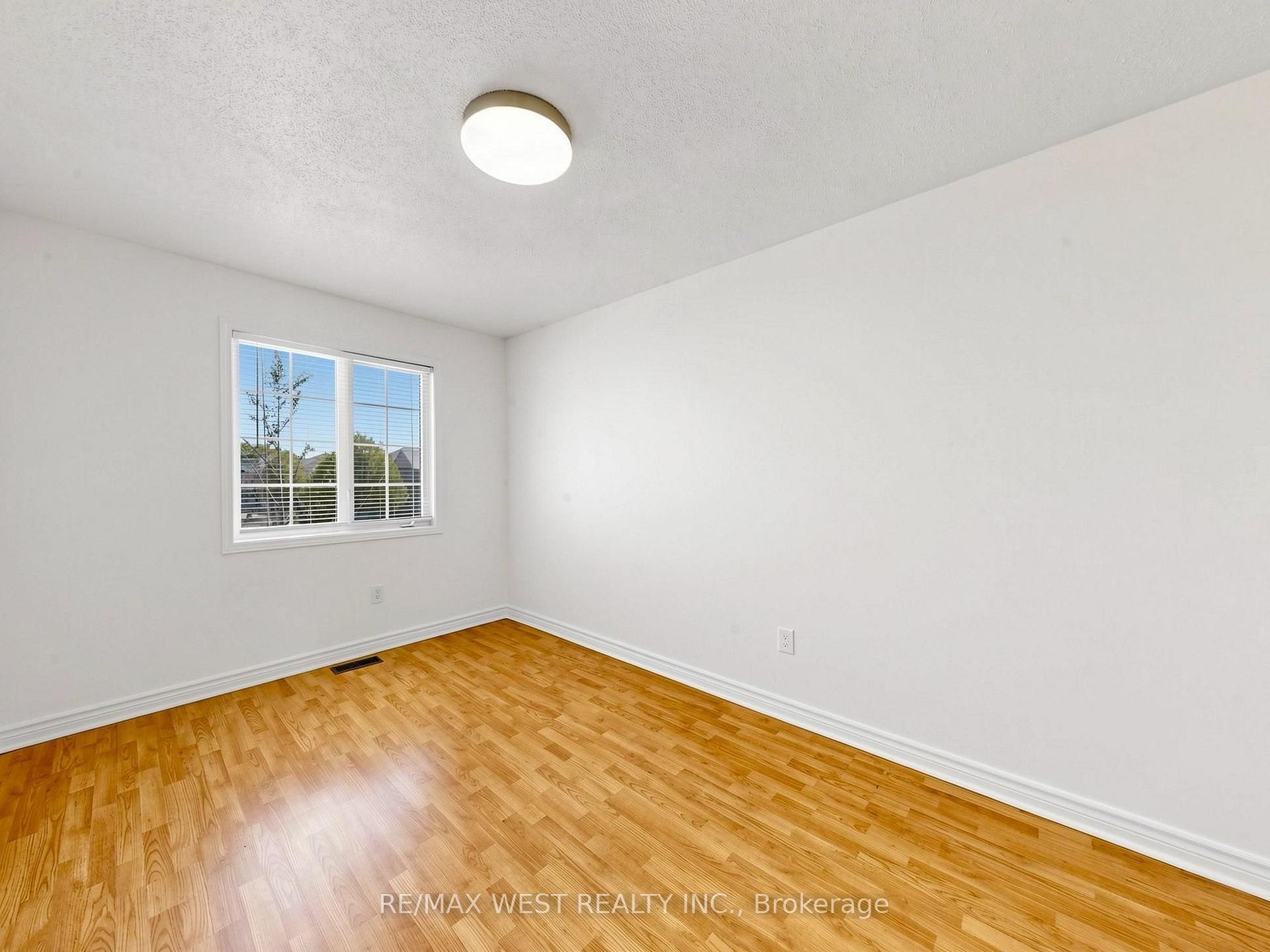 Photo 36 of 63 Echo Ridge Crescent, Vaughan, Sonoma Heights — HOMEH