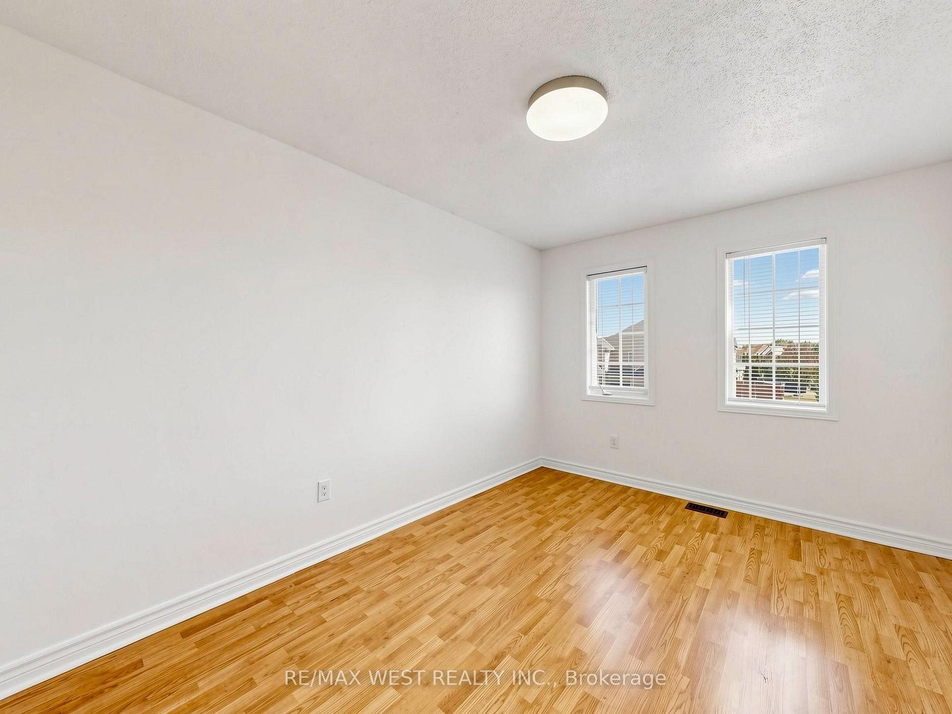 Photo 38 of 63 Echo Ridge Crescent, Vaughan, Sonoma Heights — HOMEH