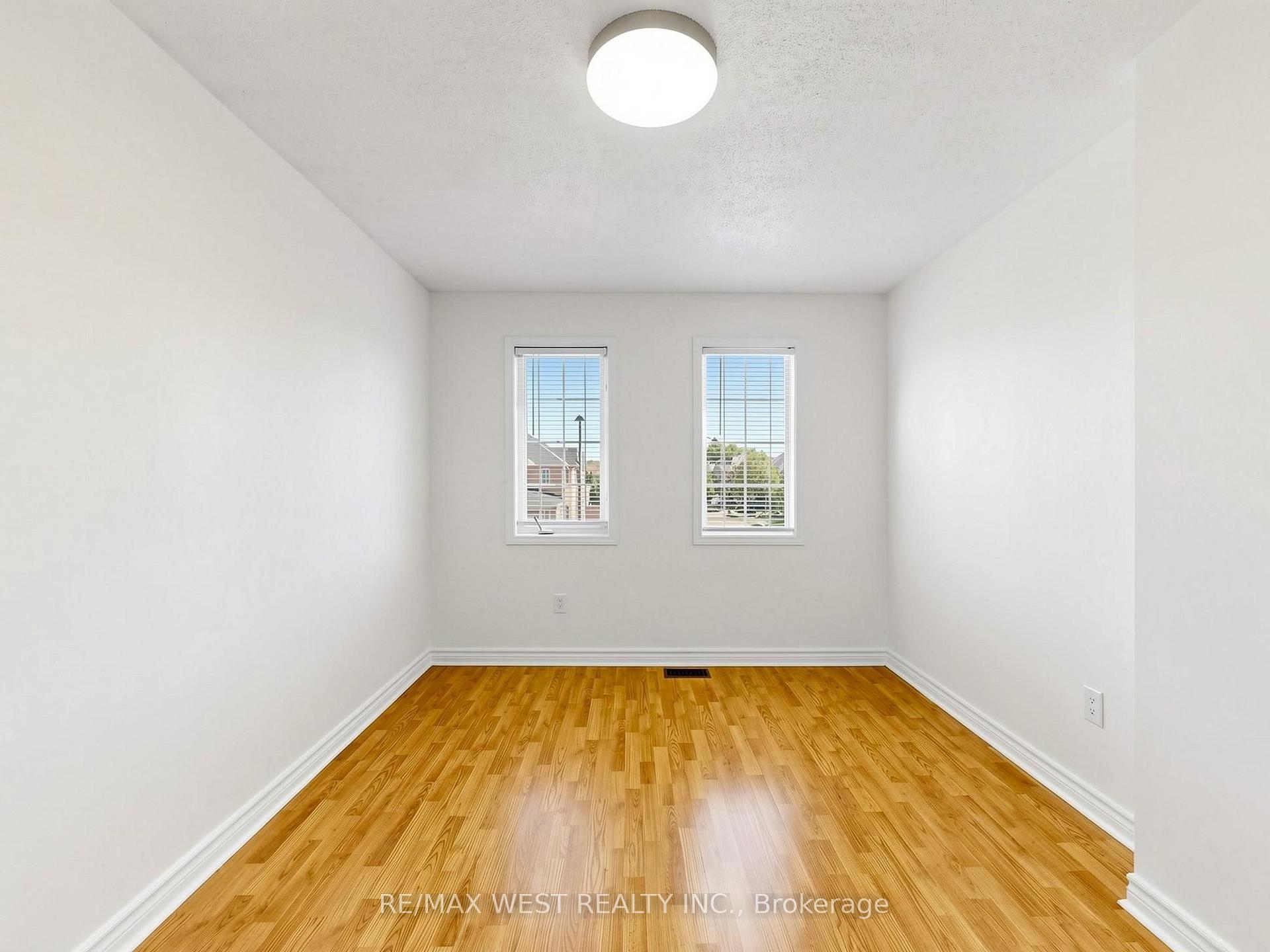 Photo 39 of 63 Echo Ridge Crescent, Vaughan, Sonoma Heights — HOMEH