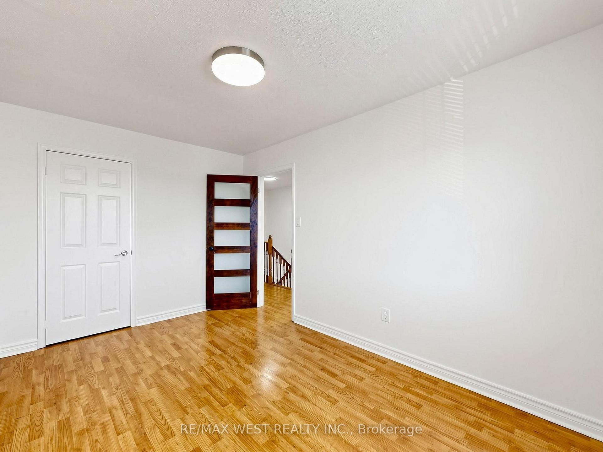 Photo 40 of 63 Echo Ridge Crescent, Vaughan, Sonoma Heights — HOMEH